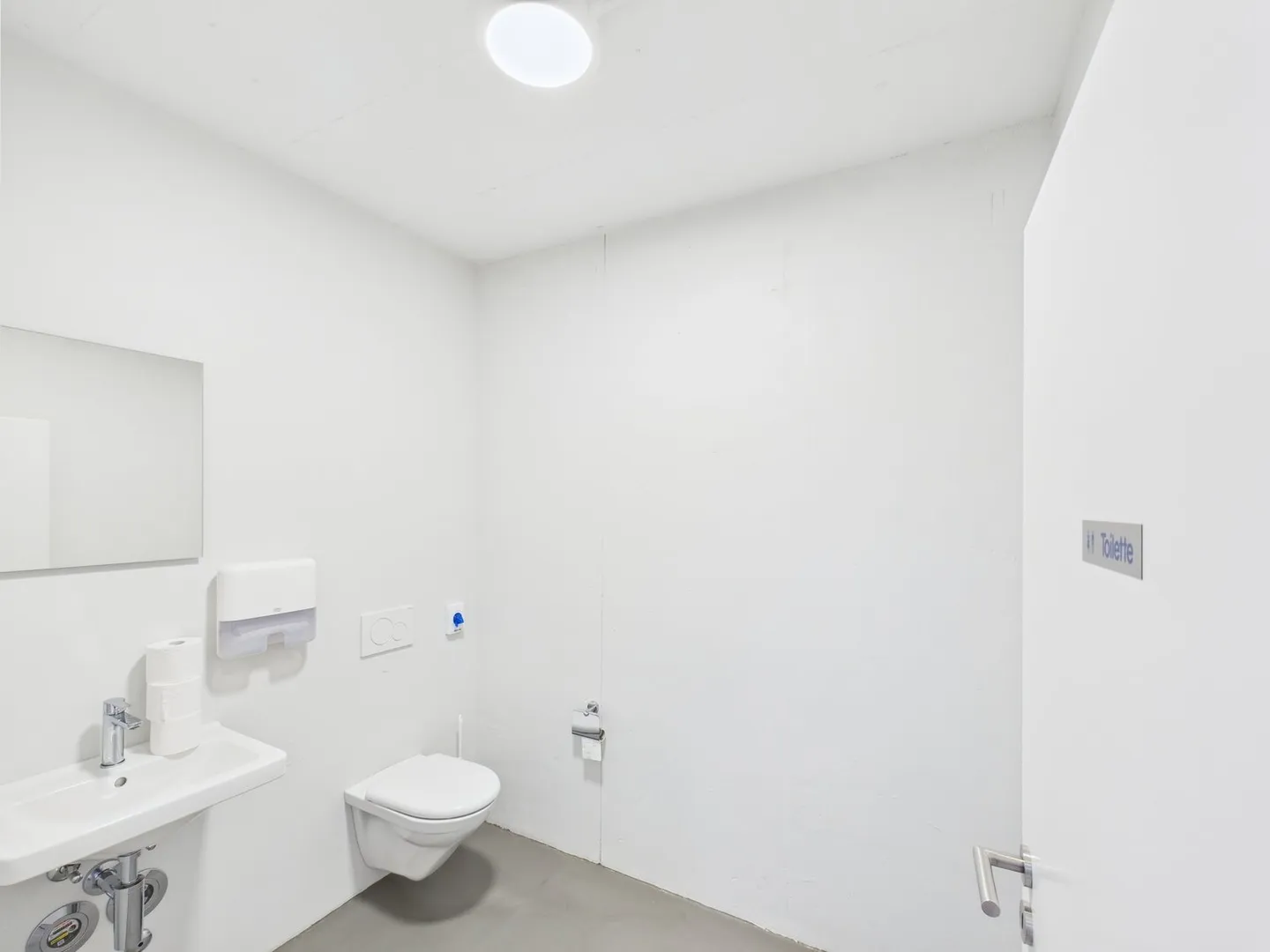 Spazio commerciale moderno con alta visibilità in una posizione centrale a Wil - Foto 10 di 13