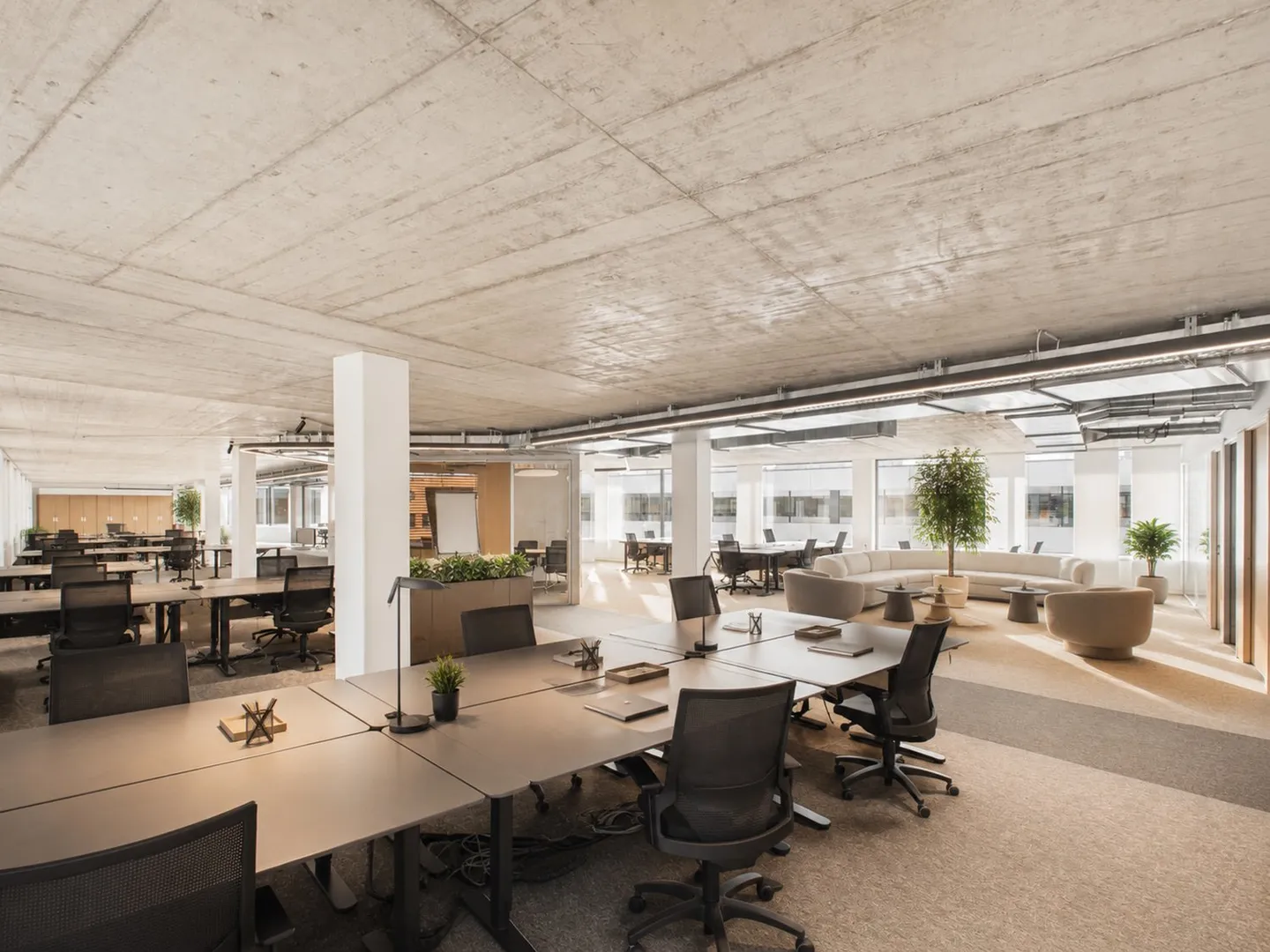 Expansion complète et meublé au 5ème étage — À partir de 358 m² - bureau haut de gamme entièrement développé disponible immédiatement - Photo 9 sur 13