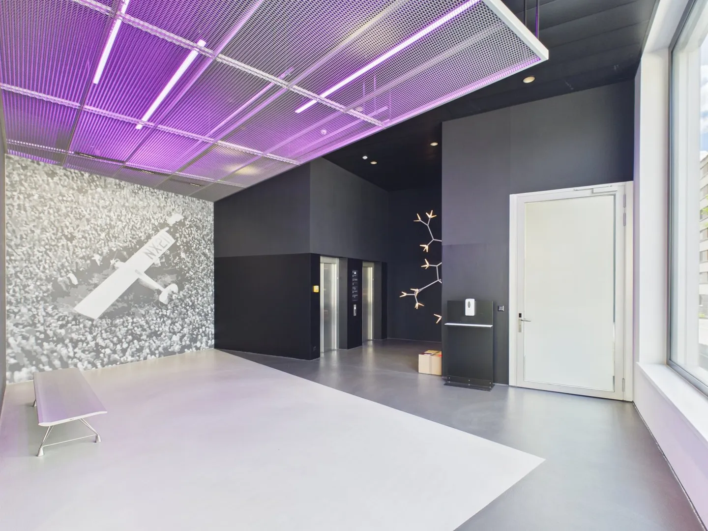 Expansion complète et meublé au 5ème étage — À partir de 358 m² - bureau haut de gamme entièrement développé disponible immédiatement - Photo 2 sur 13