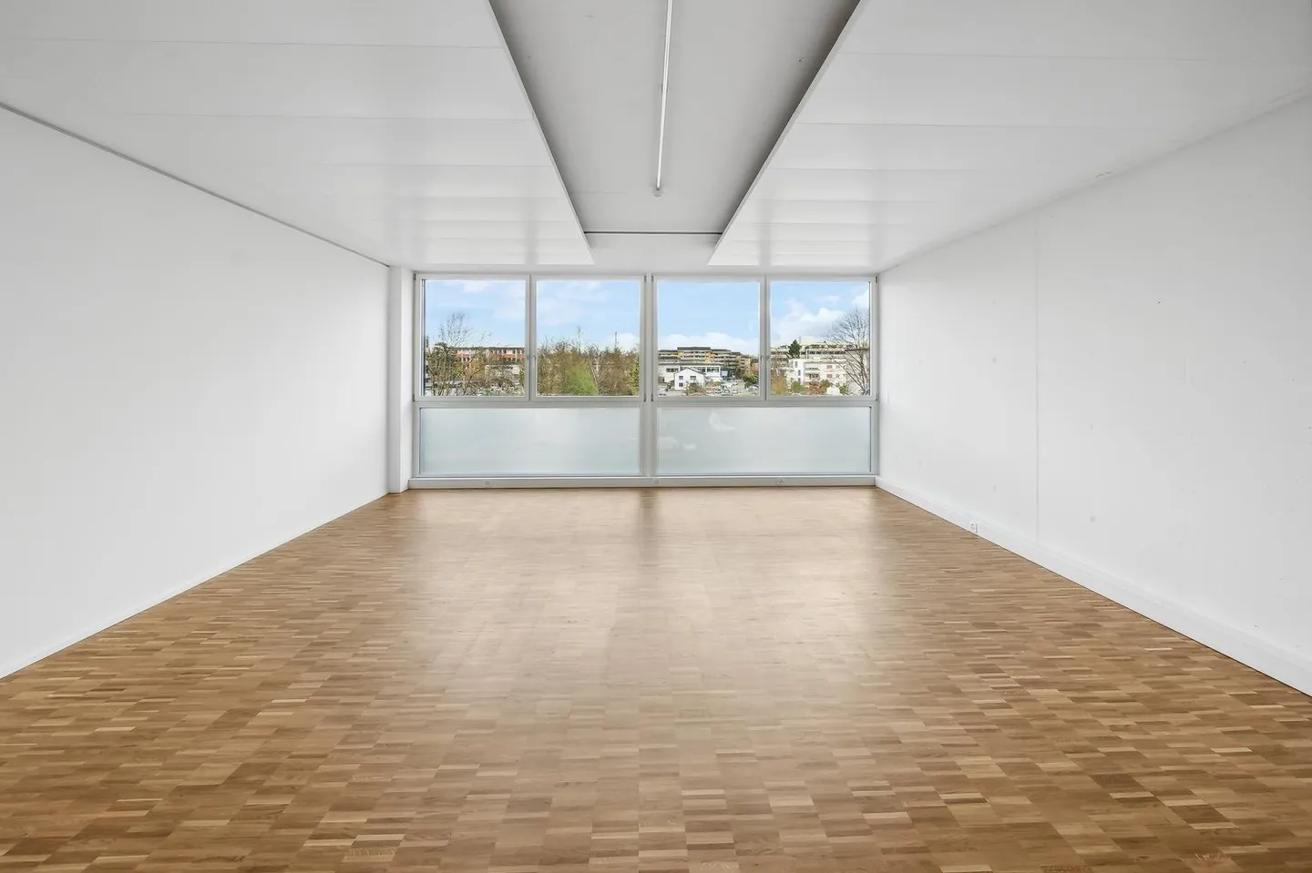 Modernes Büro in Dübendorf - Foto 2 von 11