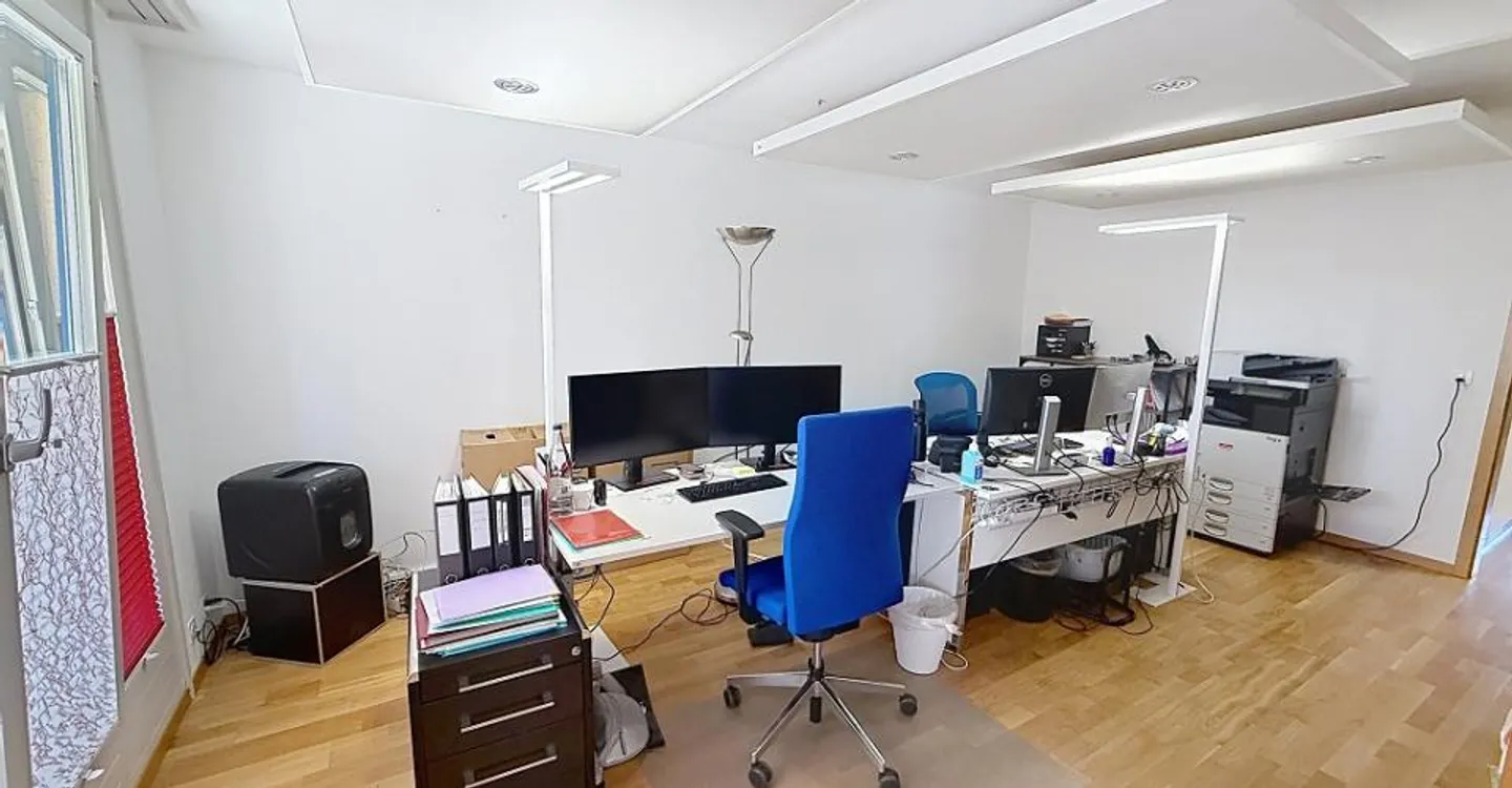 Bureau lumineux à Payerne - Photo 7 sur 13
