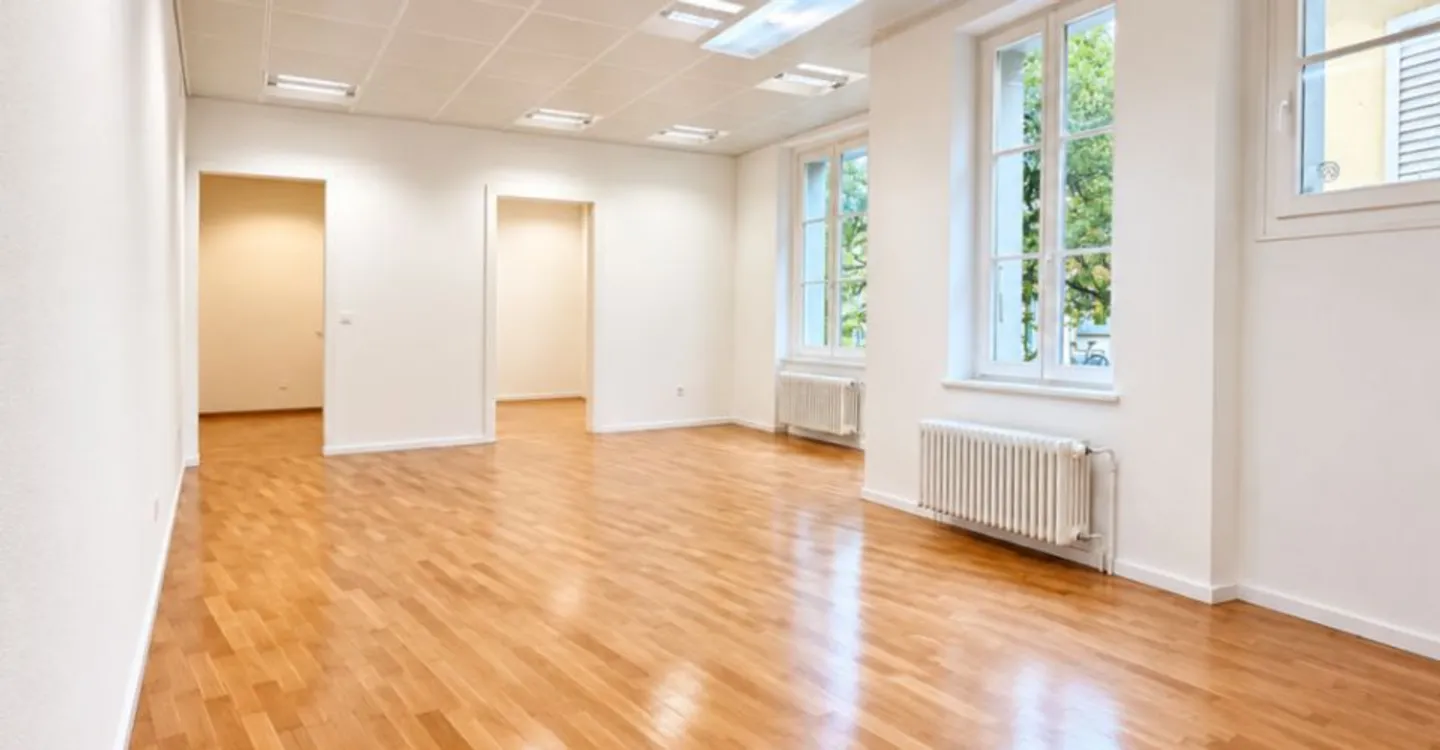 SURFACE COMMERCIALE DE 124M2 AU COEUR DE LA RUE BEAU SEJOUR - Foto 2 di 11