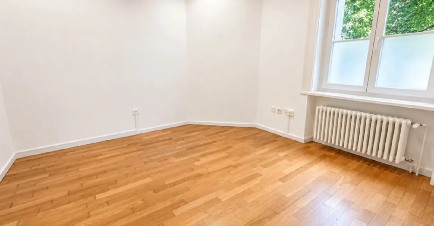 SURFACE COMMERCIALE DE 124M2 AU COEUR DE LA RUE BEAU SEJOUR - Foto 4 di 11