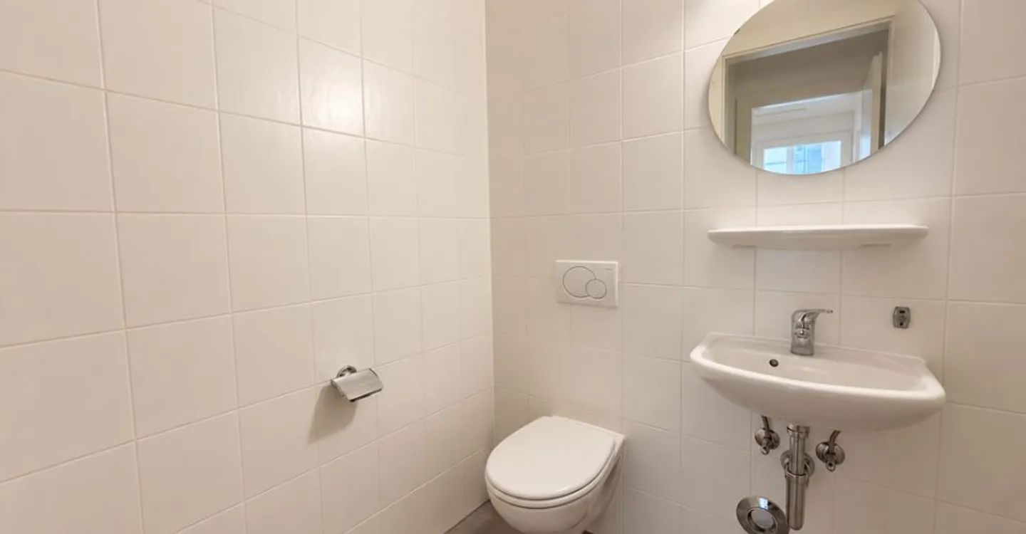 SURFACE COMMERCIALE DE 124M2 AU COEUR DE LA RUE BEAU SEJOUR - Foto 10 di 11
