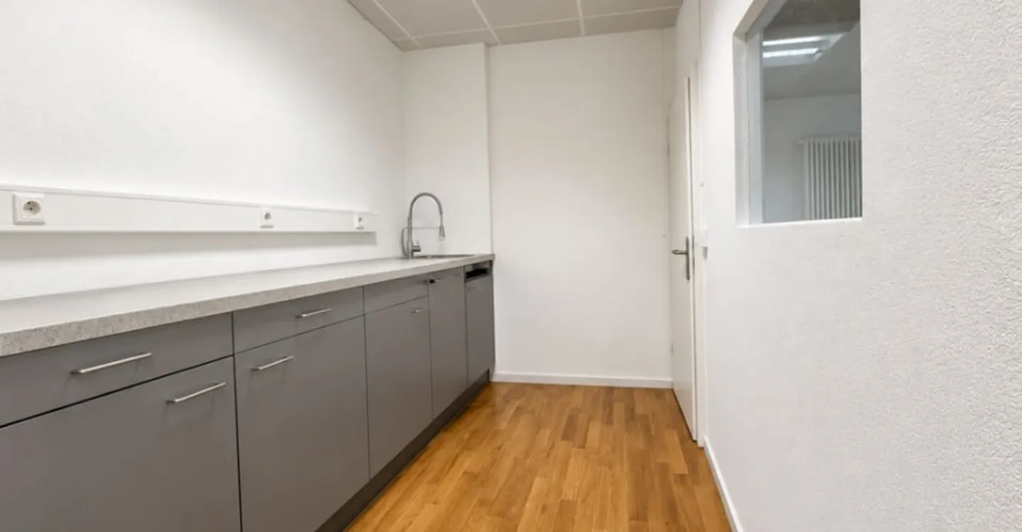 SURFACE COMMERCIALE DE 124M2 AU COEUR DE LA RUE BEAU SEJOUR - Foto 9 di 11