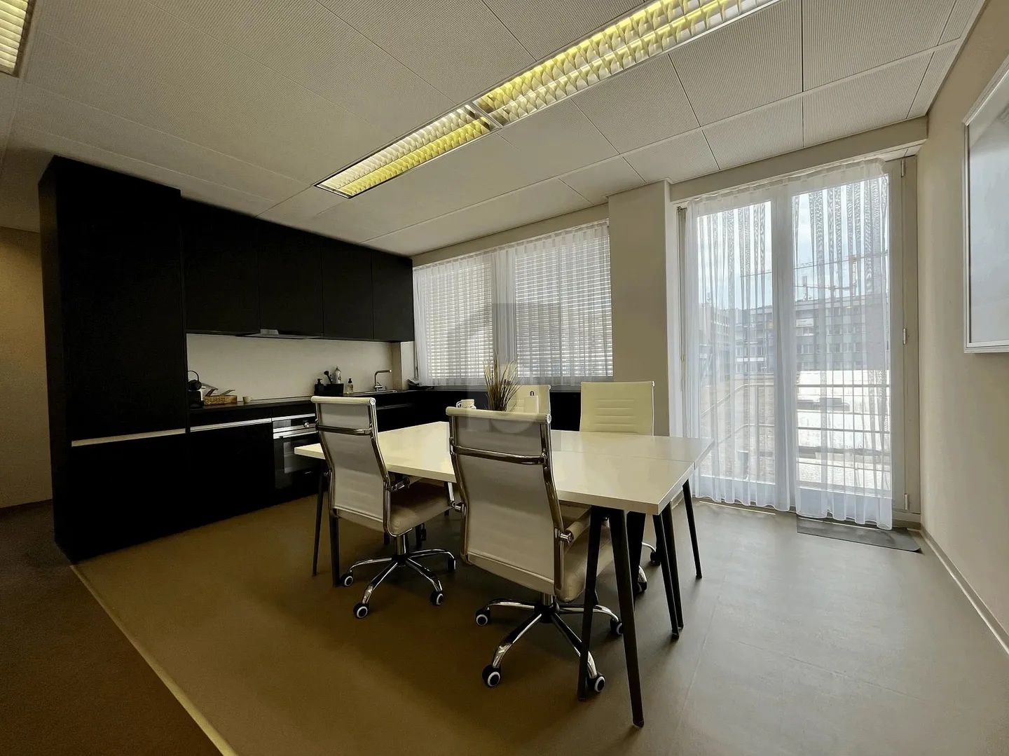 Grosszügige Bürofläche in Zürich - Foto 2 von 6
