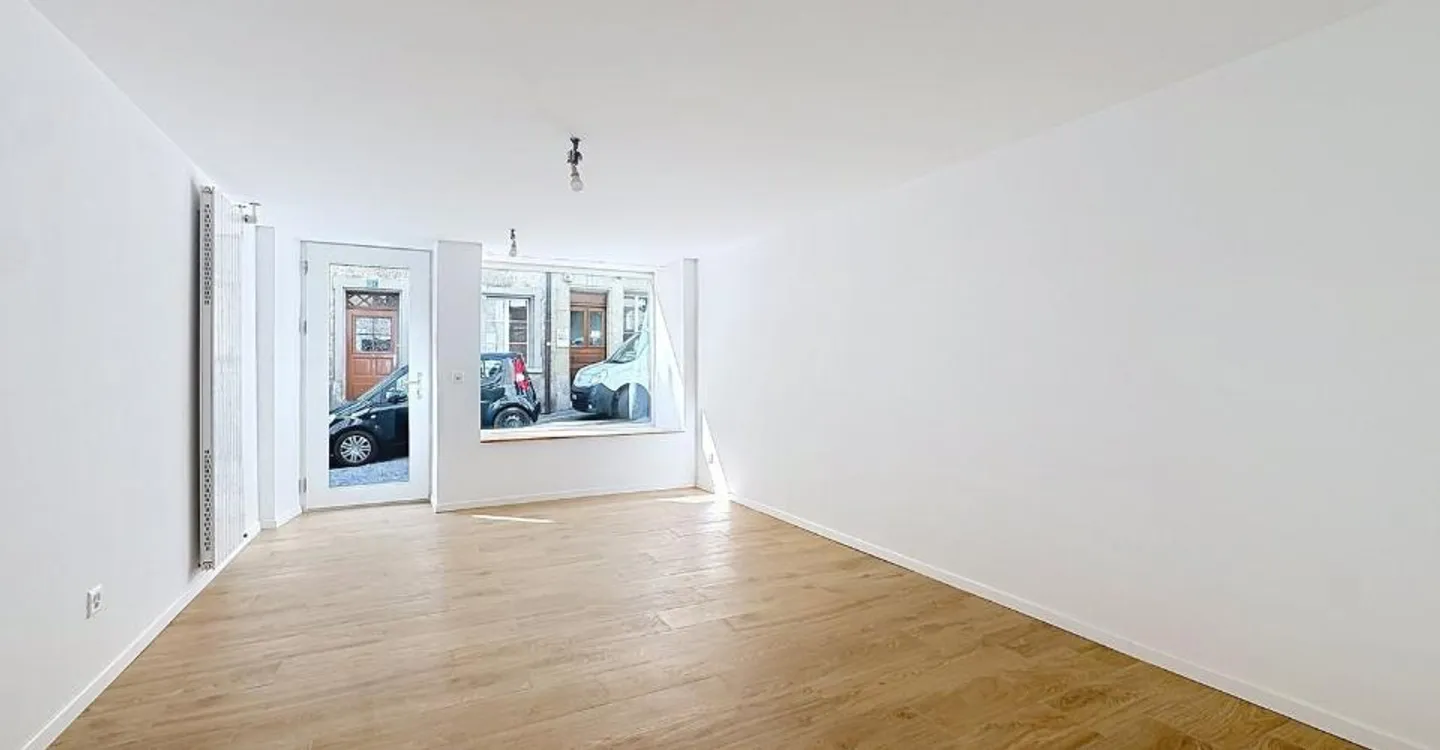 Spazio commerciale di 60m² nel cuore di un quartiere storico di Friburgo! - Foto 3 di 7