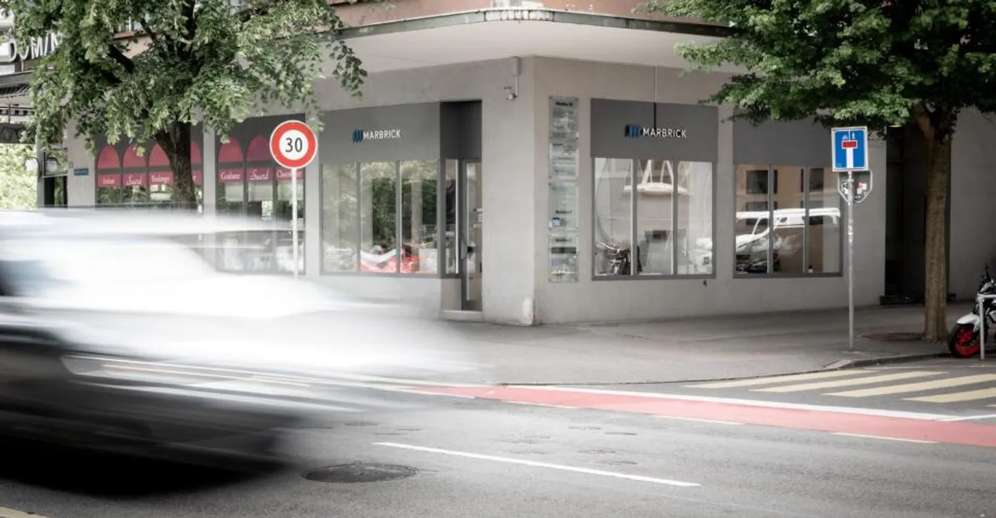 GEWERBLICHE FLÄCHE MIT SCHAUFENSTER AUF ZWEI EBENEN - Foto 6 von 9