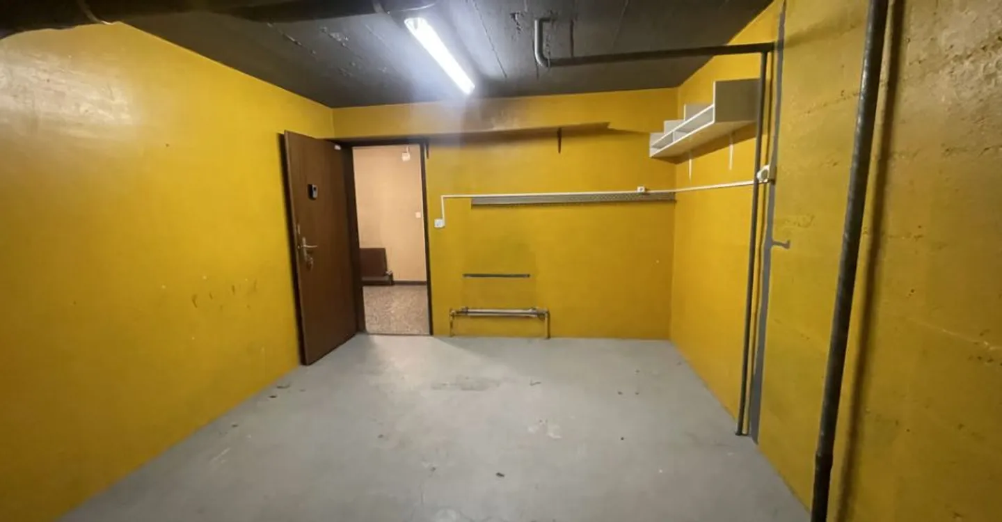 Local dépôt CHF 253.- - Foto 1 di 3