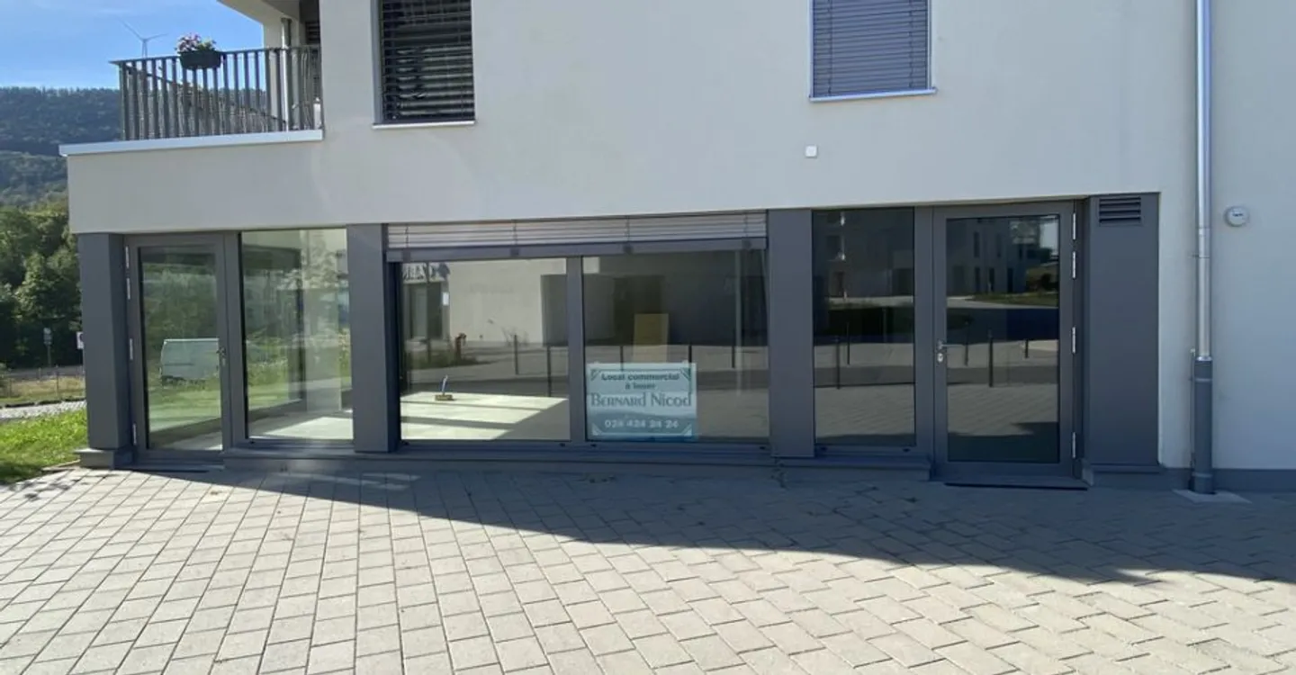 Vallorbe - il Giorno - Spazio commerciale al piano terra con finestre - Foto 6 di 9
