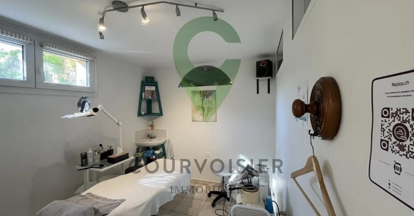 LOCALE MULTI-USO VICINO ALLA STAZIONE E ALLE SCUOLE - Foto 5 di 11