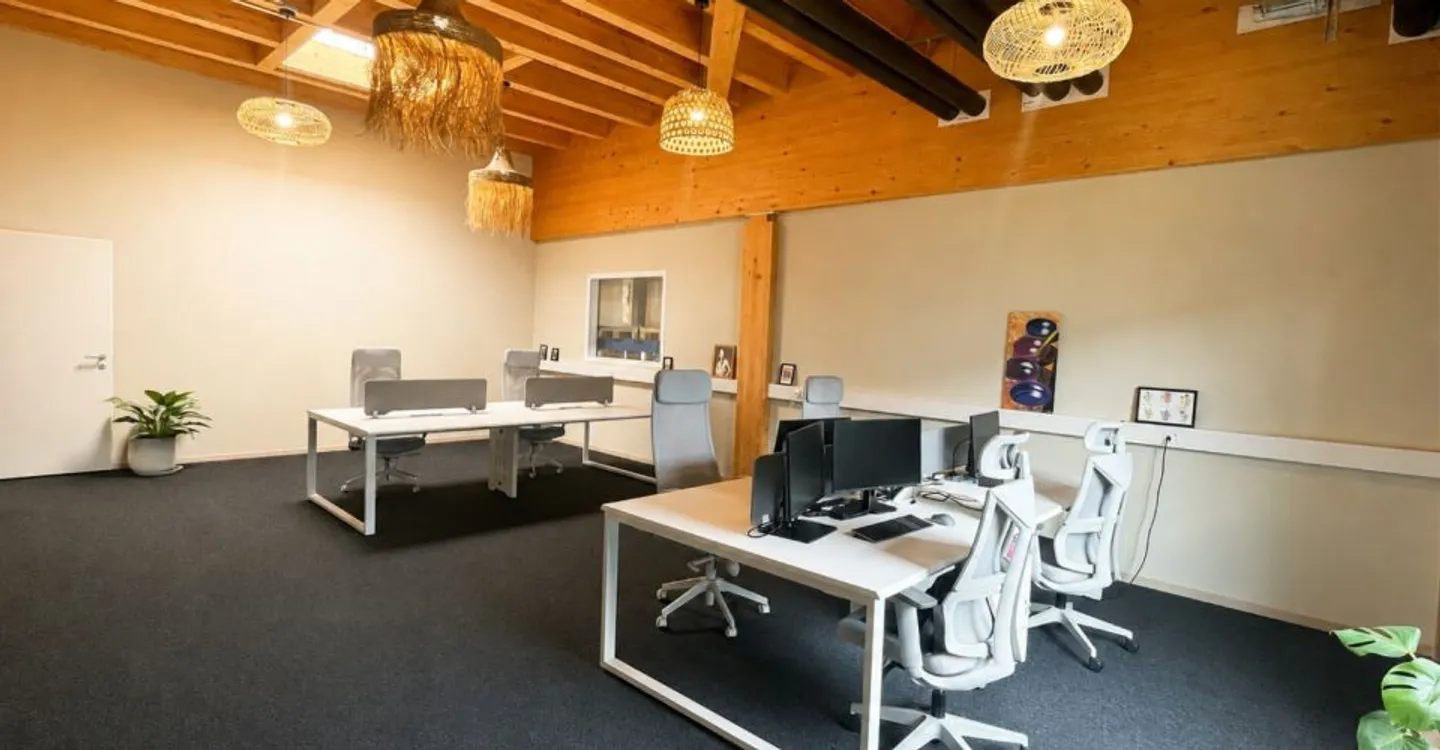 Bureau Moderne à Louer - Photo 2 sur 6
