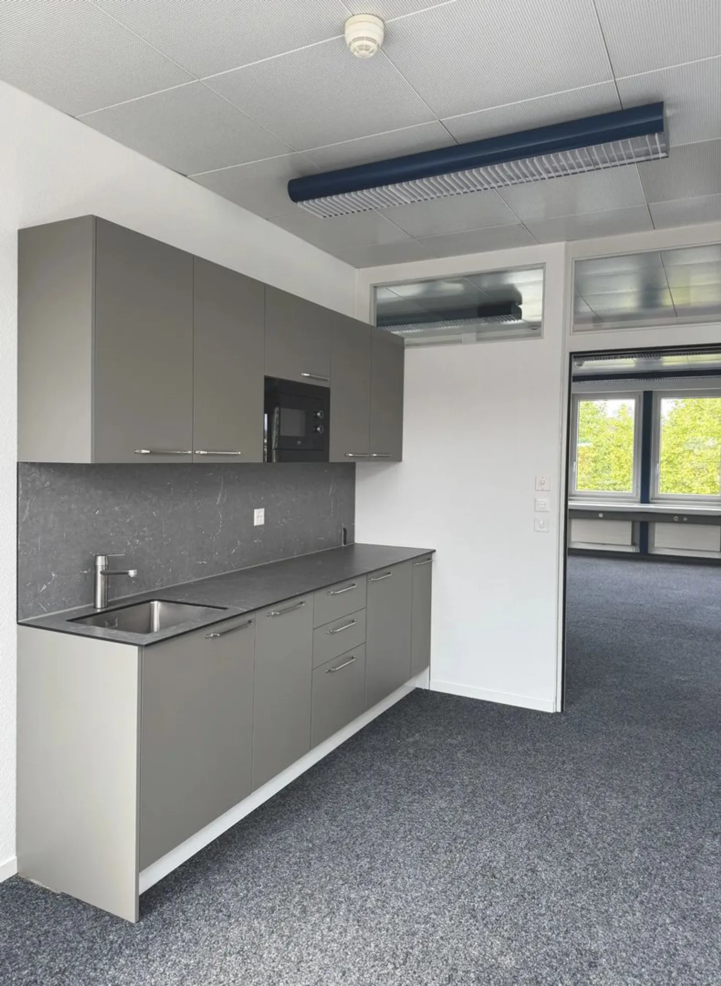 Preiswerte Bürofläche mit 318 m² - ideal für KMU oder Kombination mit Lager - Foto 12 von 13