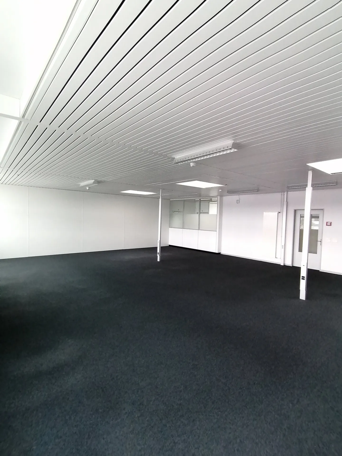 Espace de bureau lumineux à louer dans le quartier industriel de Burgdorf ! - Photo 3 sur 3