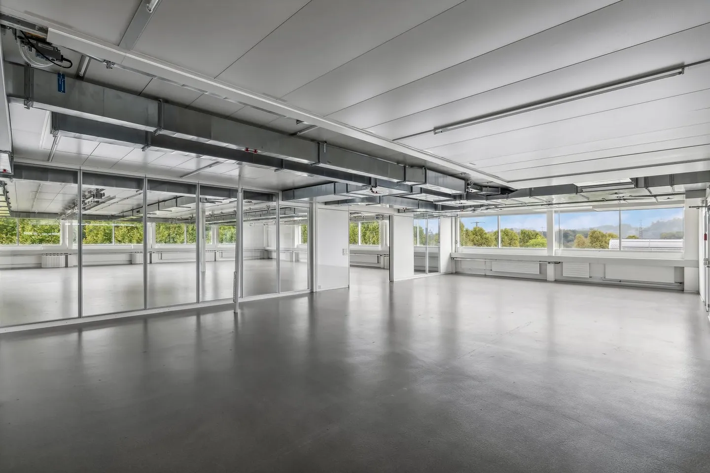 Espace commercial de haute qualité et ventilé à louer à Brugdorf ! - Photo 1 sur 8