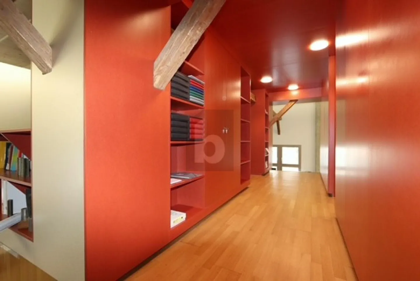 MODERN AND CENTRAL IN THE BEST LOCATION - Photo 4 of 6