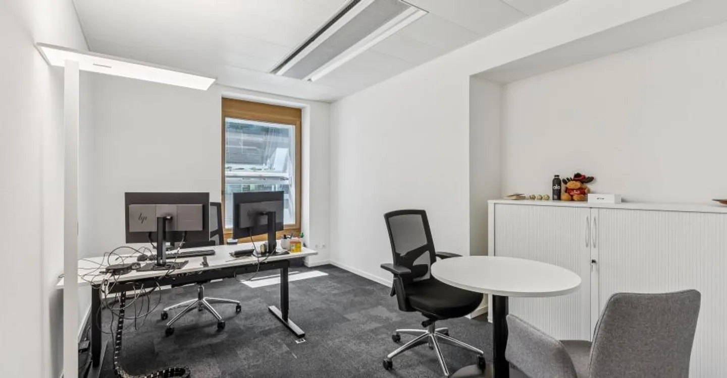 Exceptional offices of approximately 300 m² in the heart of Geneva - Photo 6 of 9