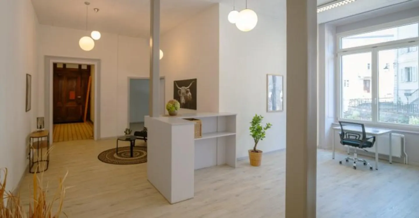 00183 - UFFICI DI ALTO LIVELLO - Superficie di circa 130 m² al piano superiore - Rue du Grenier 18 - La Chaux-de-Fonds - Foto 6 di 8