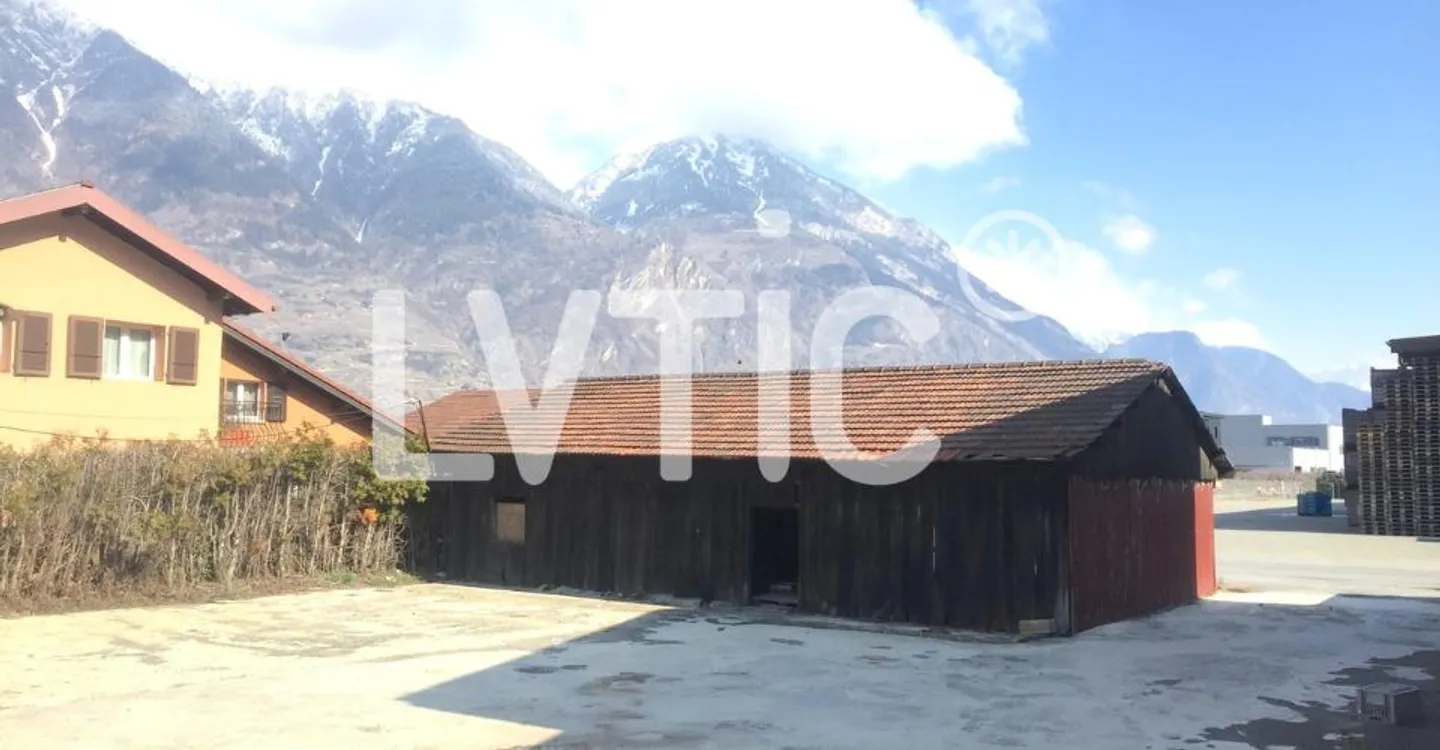 Artisanal building on a 1805 m2 plot for rent in Martigny - Photo 6 of 13
