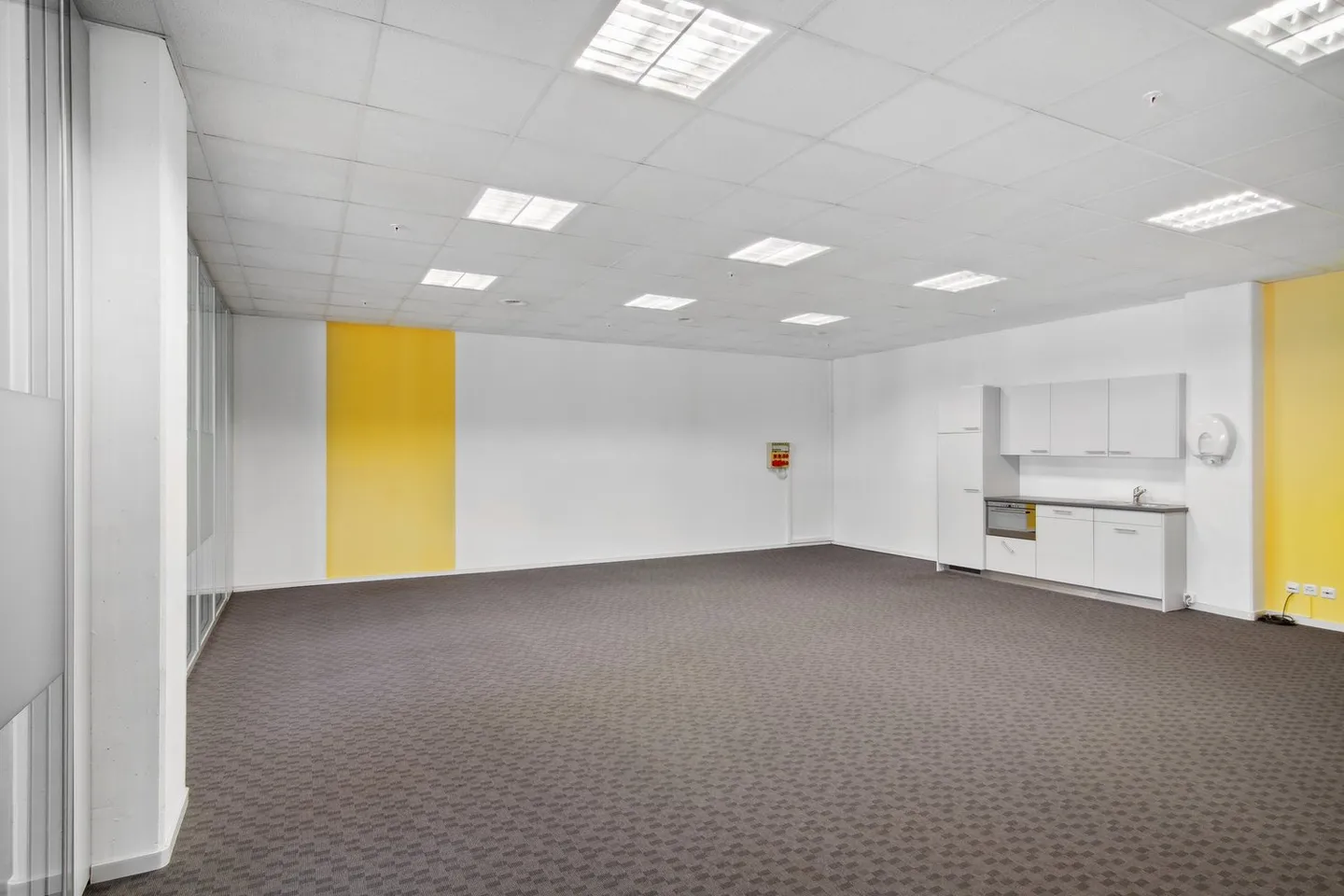 Expanded office space at fair conditions - storage space optionally available - Photo 5 of 11