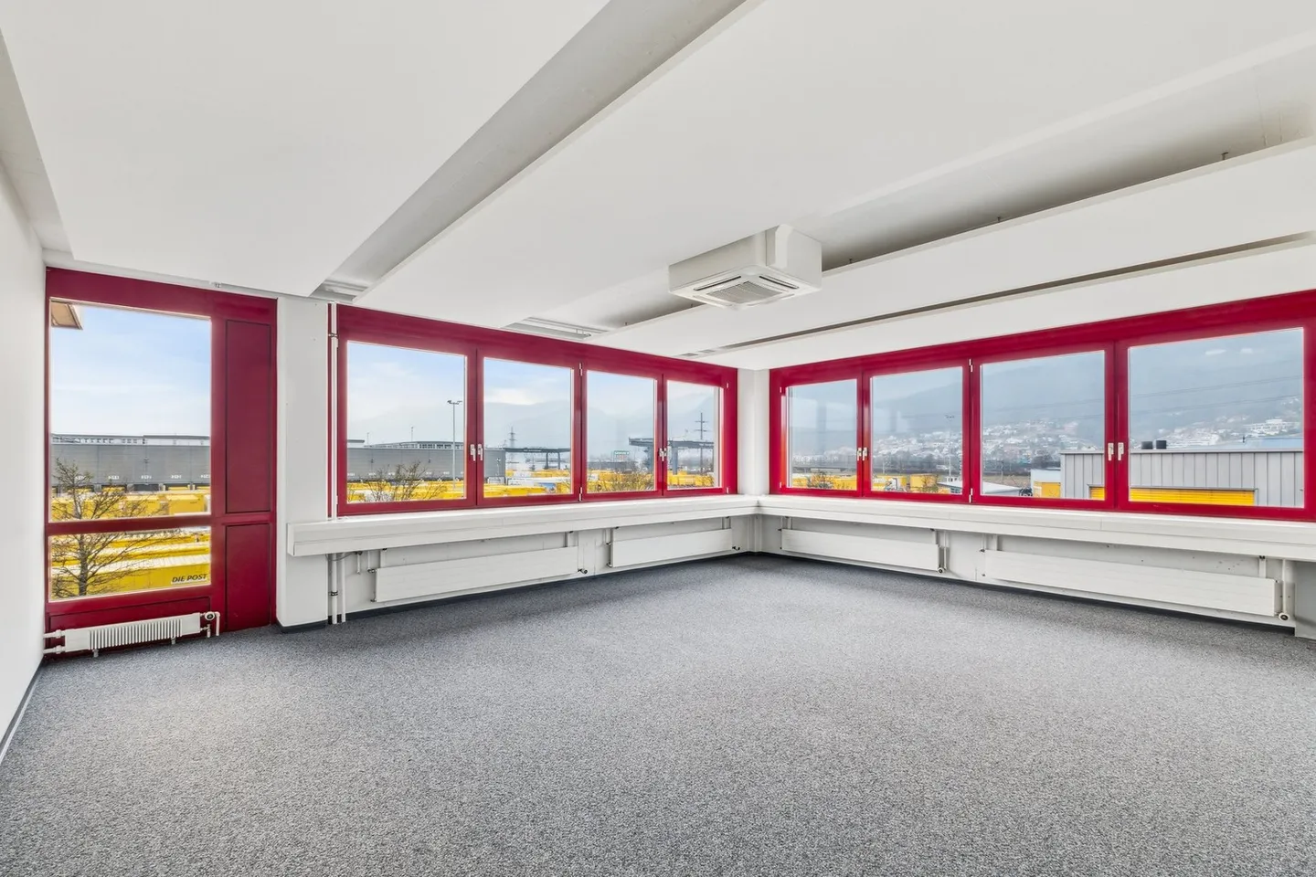 Your new commercial spaces with optimal connections and flexibility! - Photo 10 of 13