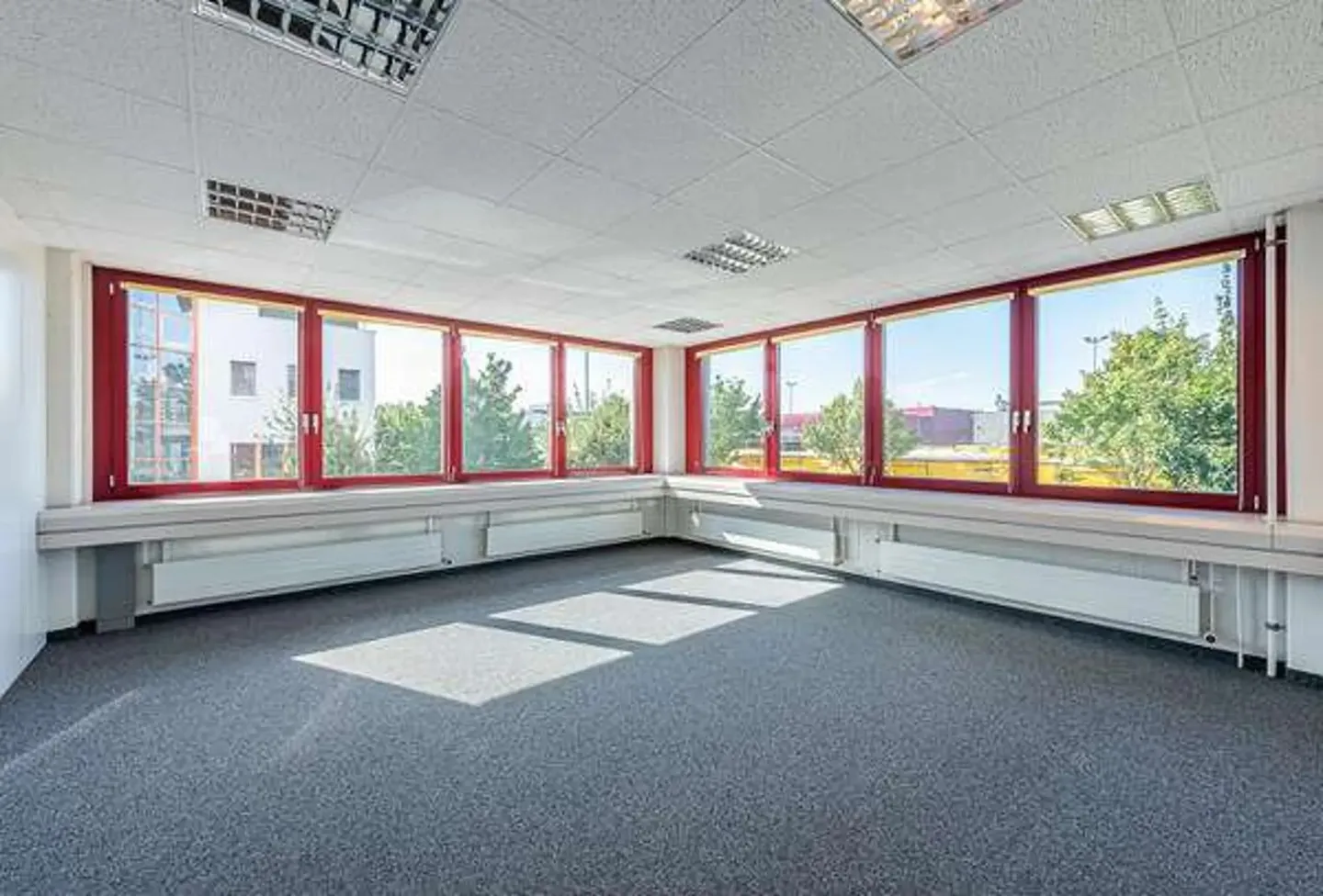 The Compact Office - Ready to Move In and Efficient - Photo 1 of 3