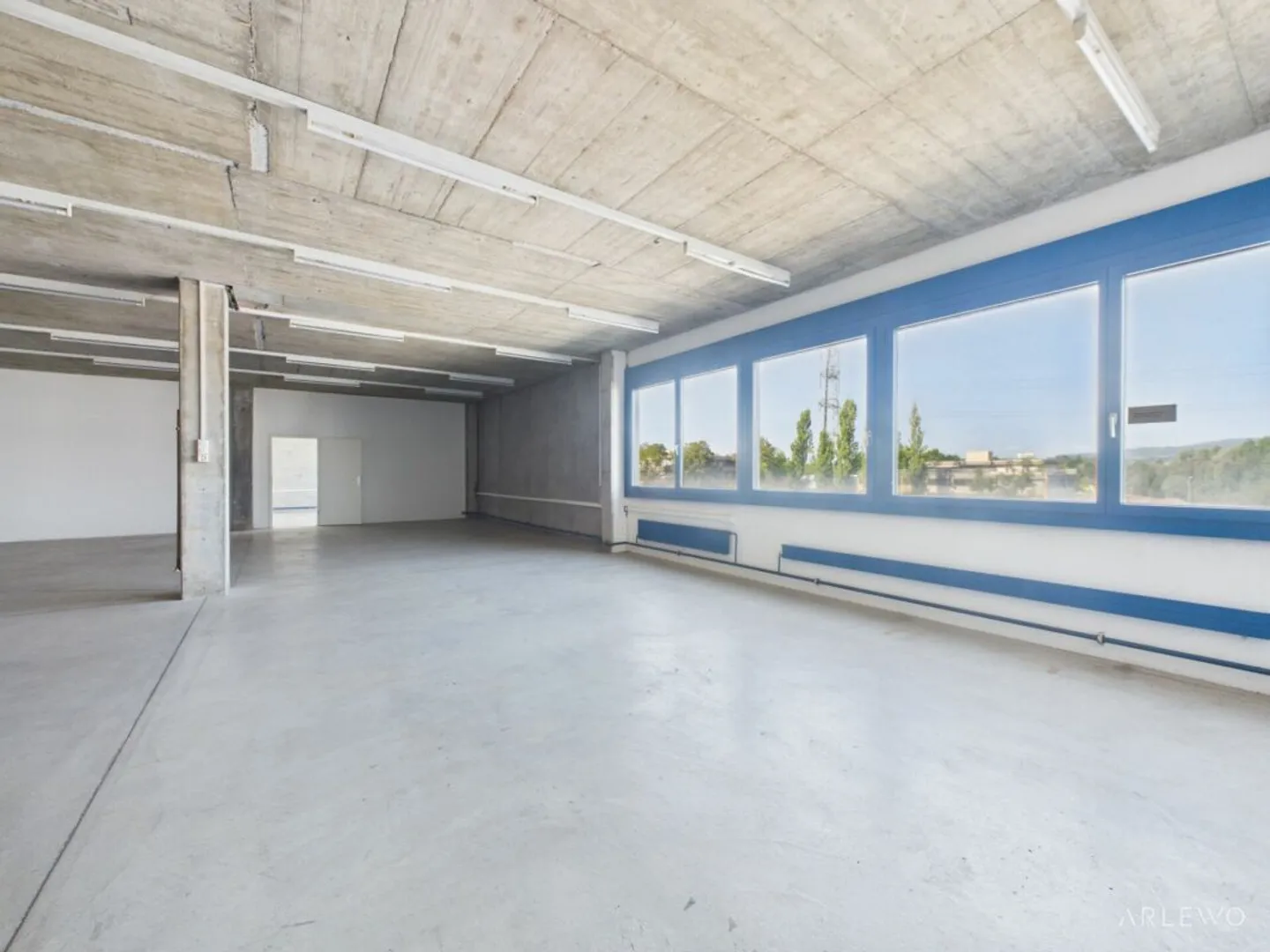 Versatile Commercial Space | Ideal for Storage, Production, and Services - Photo 1 of 13