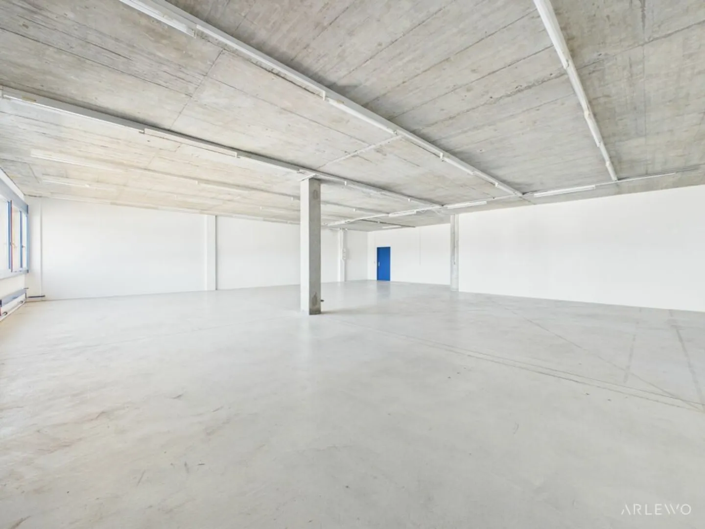 Versatile Commercial Space | Ideal for Storage, Production, and Services - Photo 2 of 13