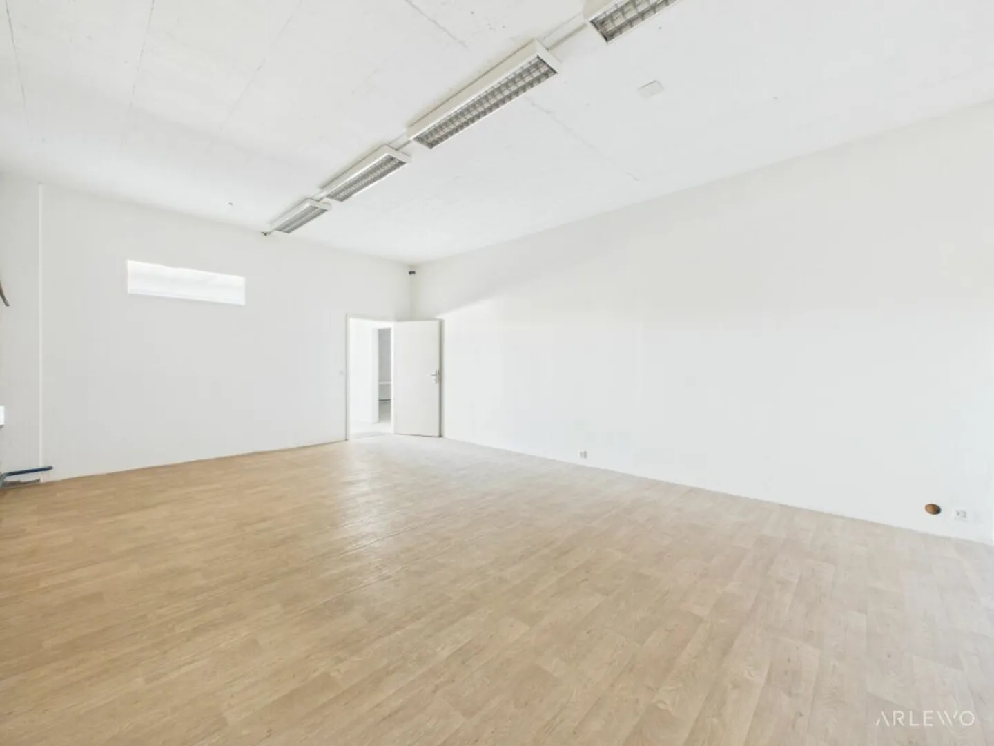 Versatile Commercial Space | Ideal for Storage, Production, and Services - Photo 11 of 13