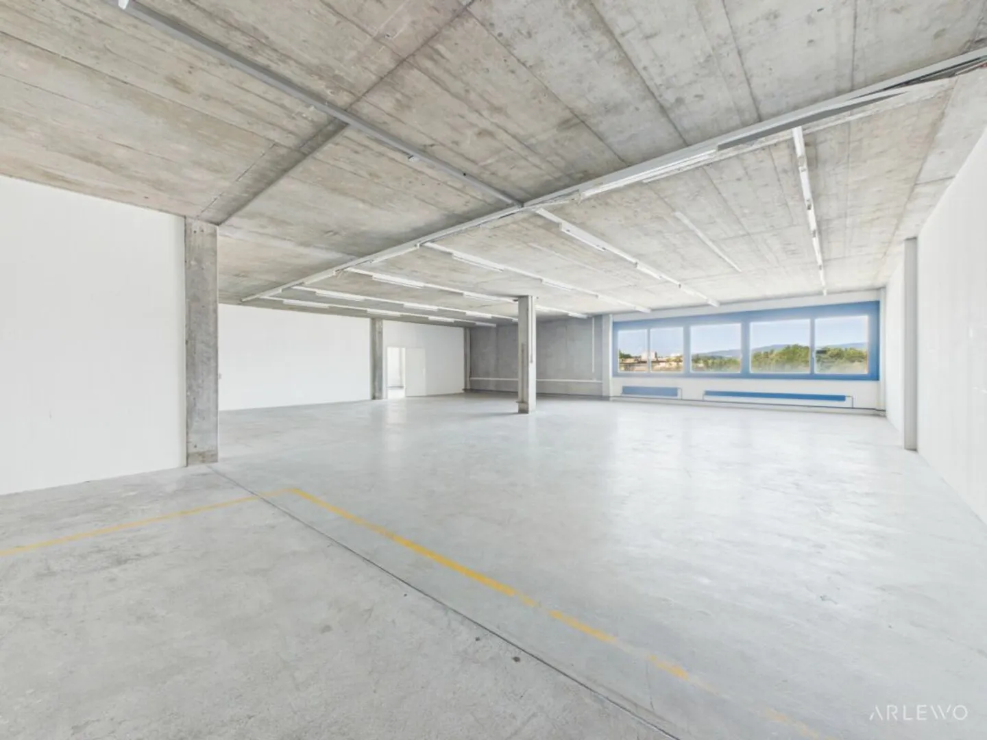 Versatile Commercial Space | Ideal for Storage, Production, and Services - Photo 6 of 13