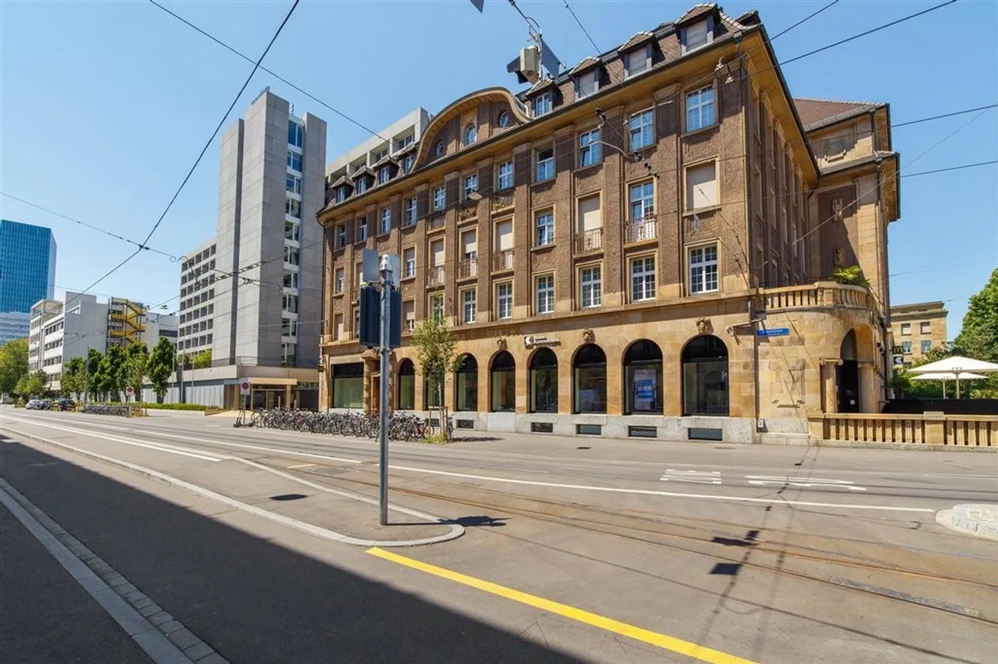 Commercial space in a central location - directly at the Badischer Bahnhof - Photo 1 of 4
