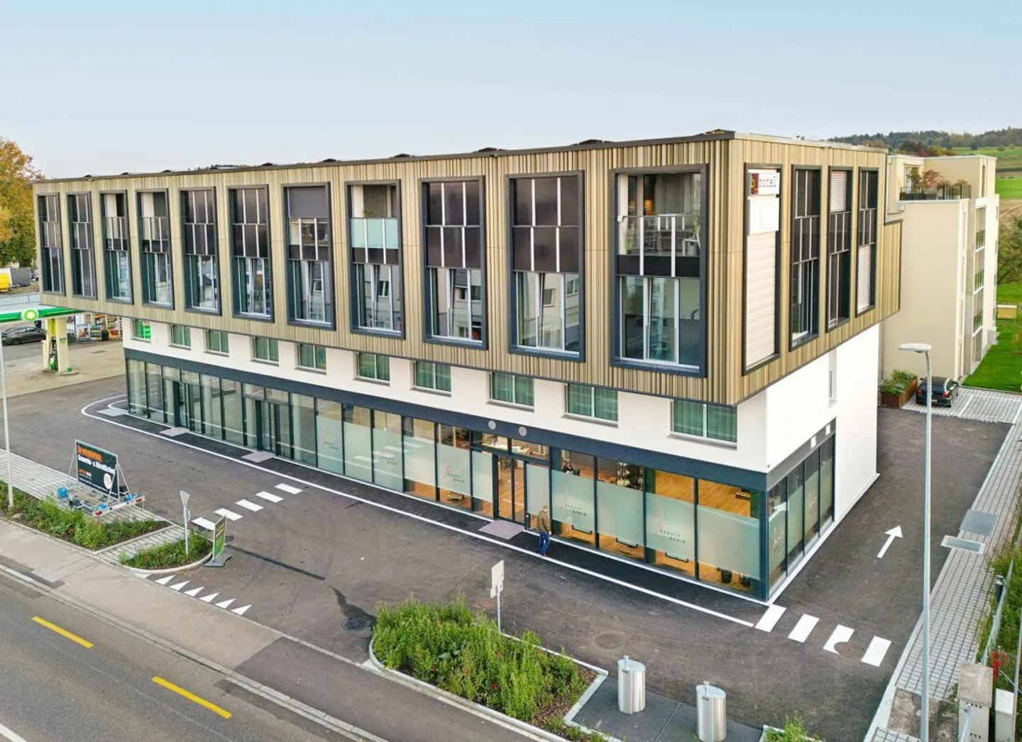 Luminoso spazio ufficio di 53 m² in posizione centrale in un edificio commerciale - Foto 1 di 4