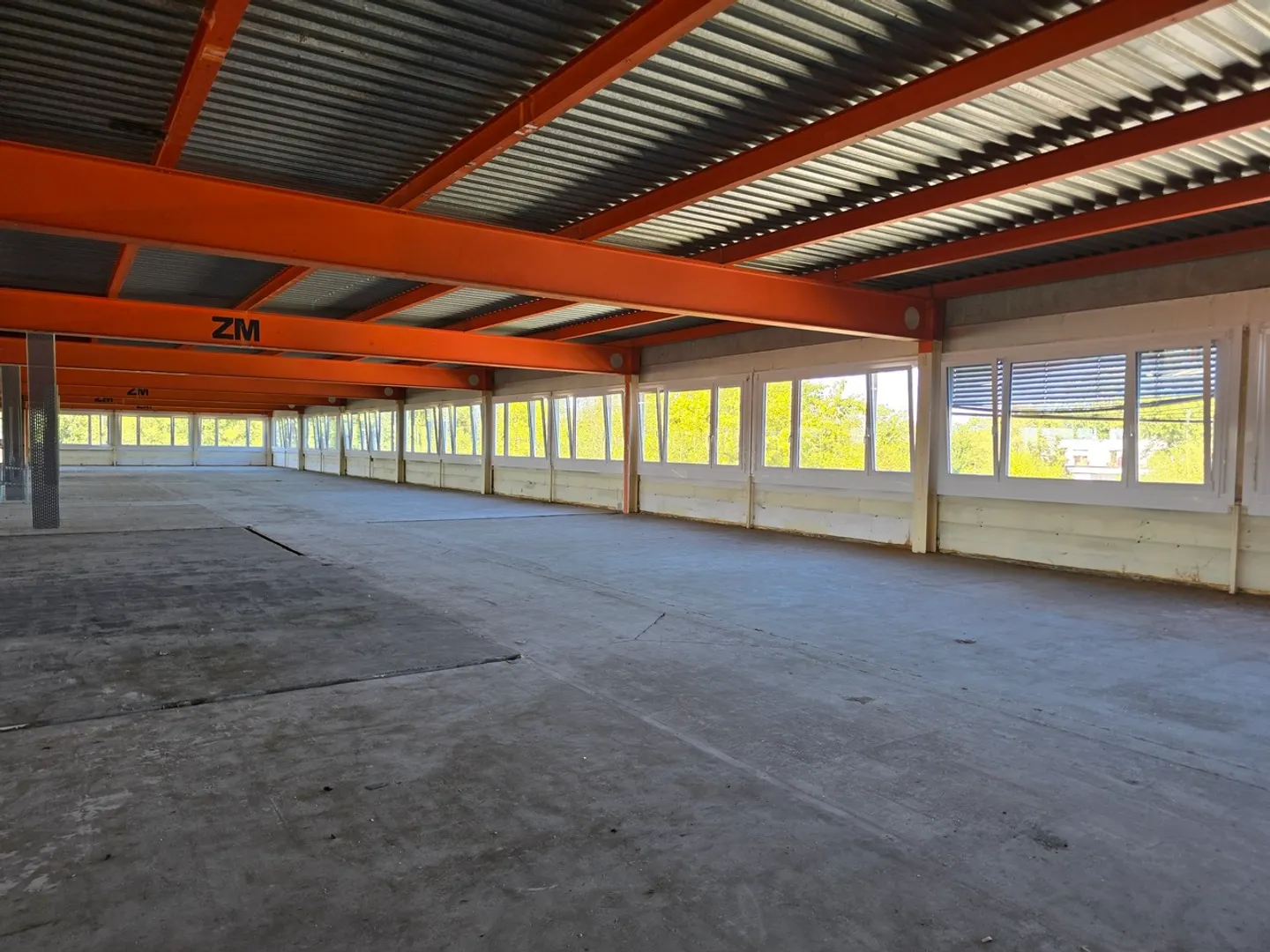 Atelier spacieux à louer - Photo 2 sur 9