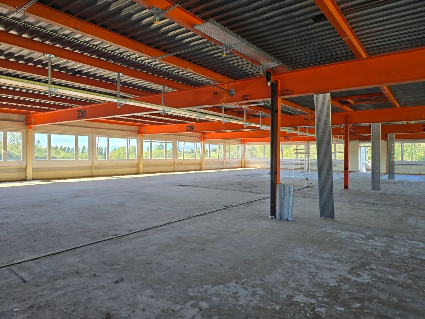 Espace Atelier Spacieux à Louer - Photo 3 sur 8