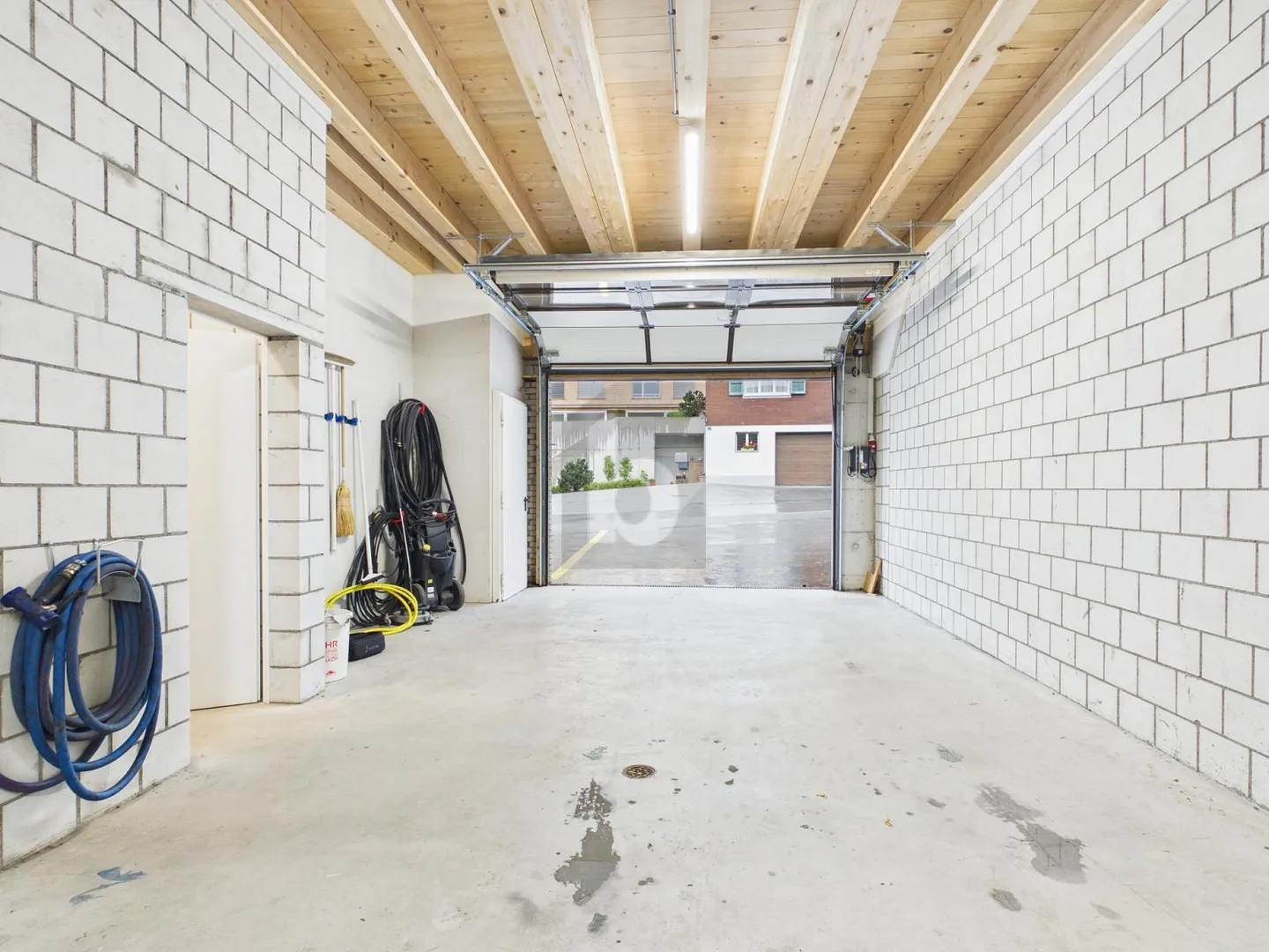 Vielseitiger Werkstatt- und Lagerraum - Foto 1 von 5