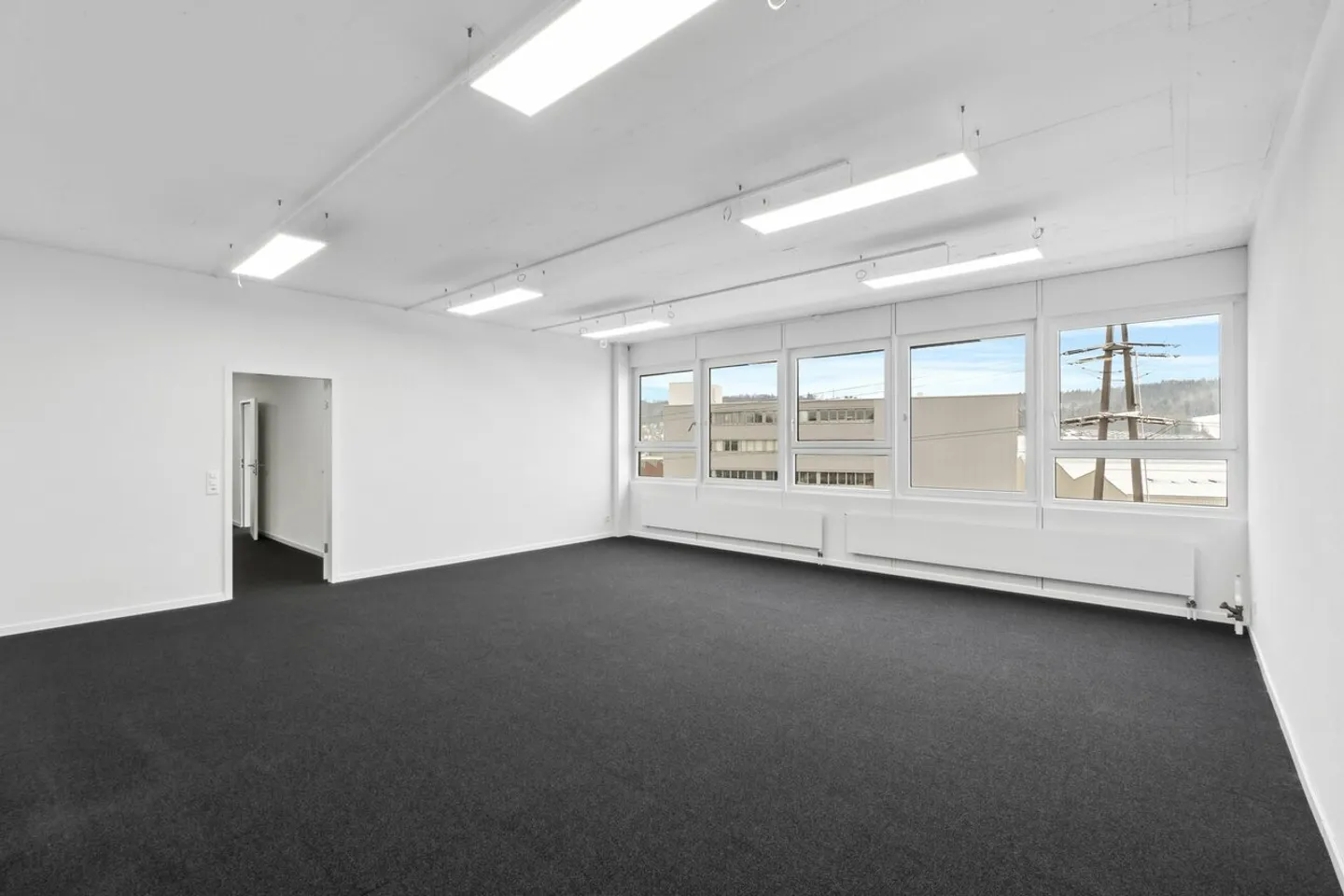 Nouvel espace pour vos idées - bureaux/salles de pratique hautement développés - Photo 1 sur 7