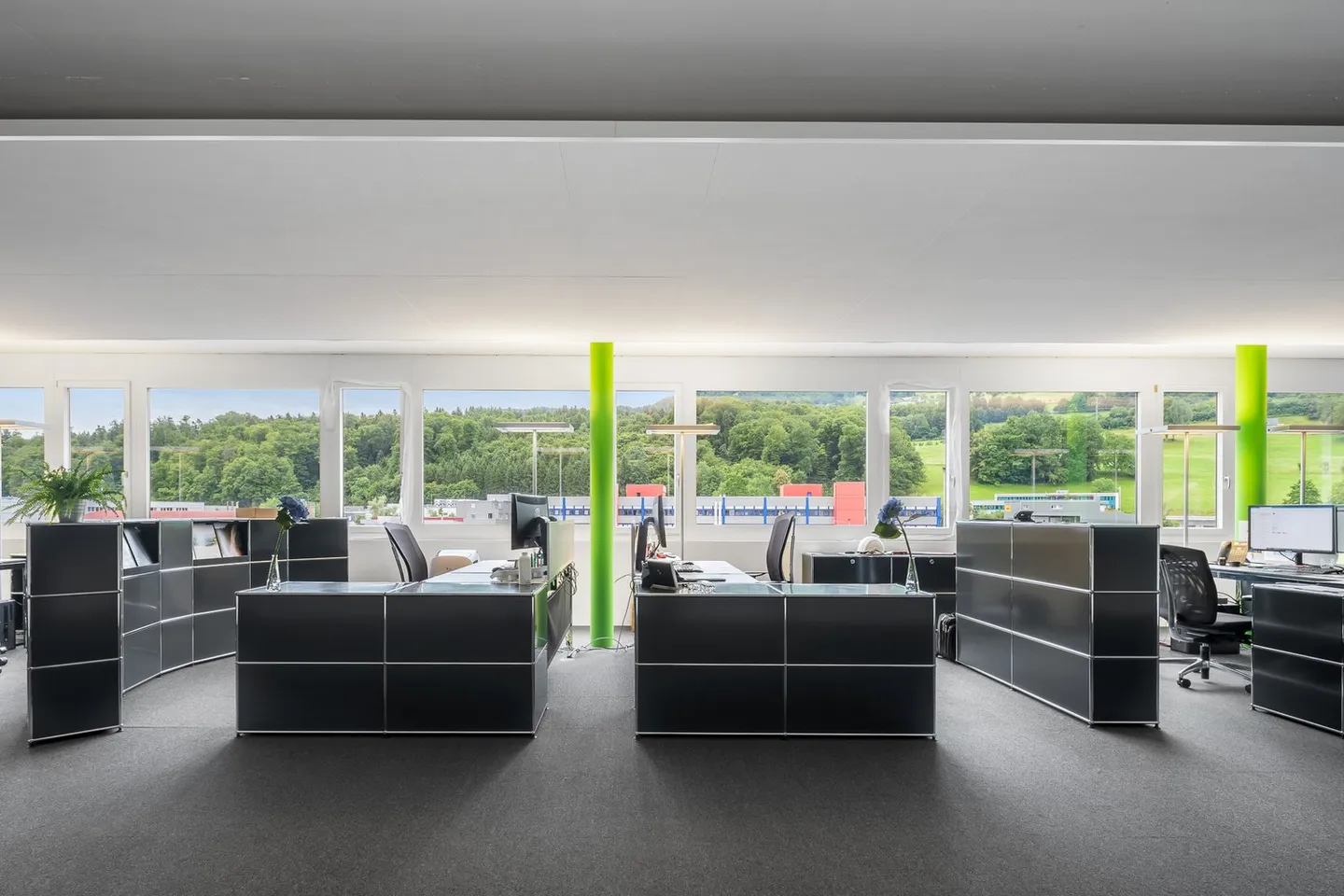 Looking for a successful location? Office space in an exclusive location - Photo 3 of 9