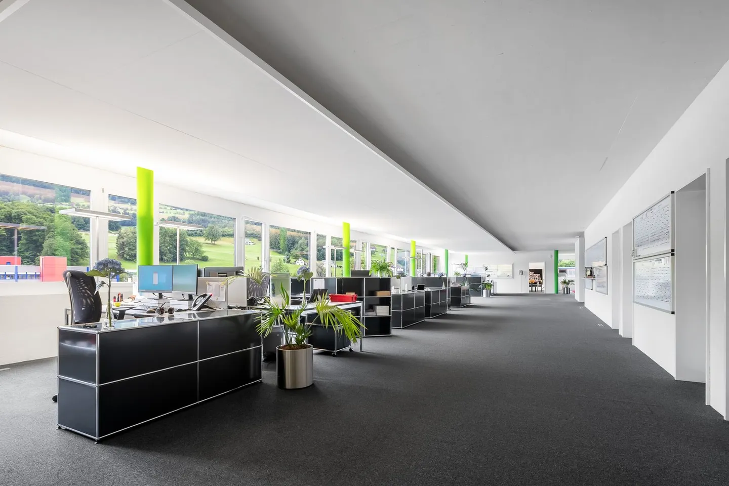 Looking for a successful location? Office space in an exclusive location - Photo 5 of 9
