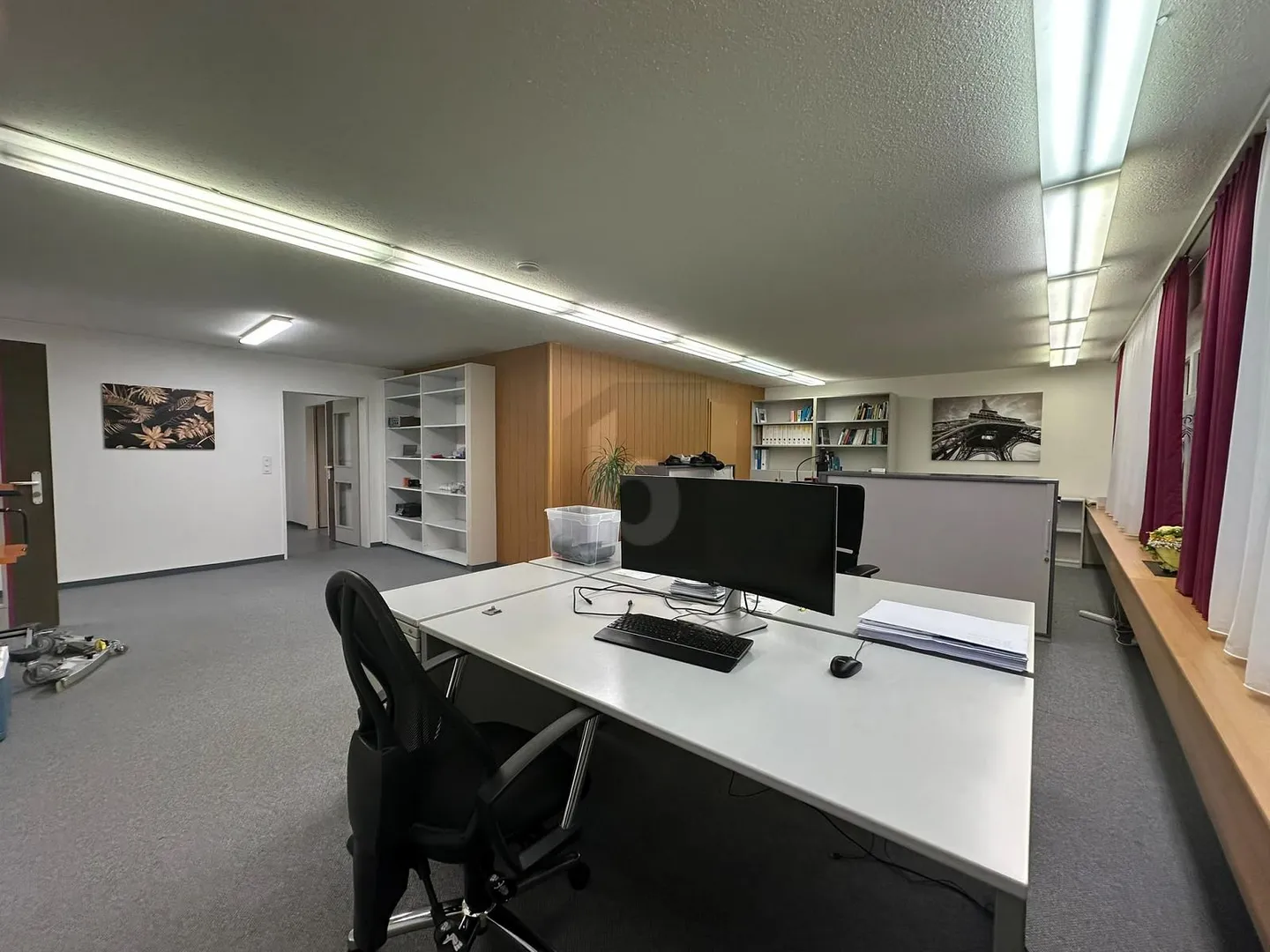 Zentrale Bürofläche mit Annehmlichkeiten - Foto 3 von 6