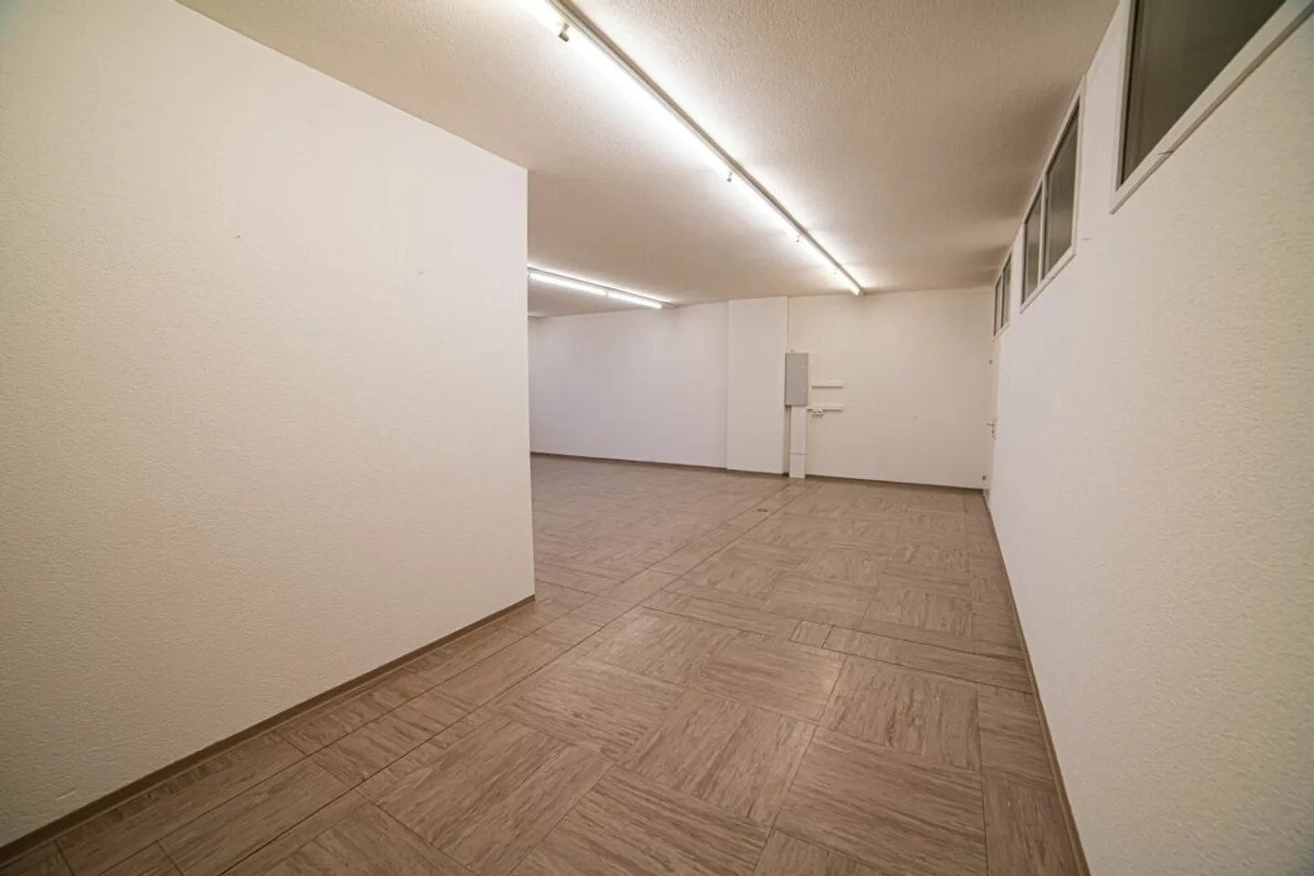 Your compact office on the 2nd floor - Photo 3 of 5