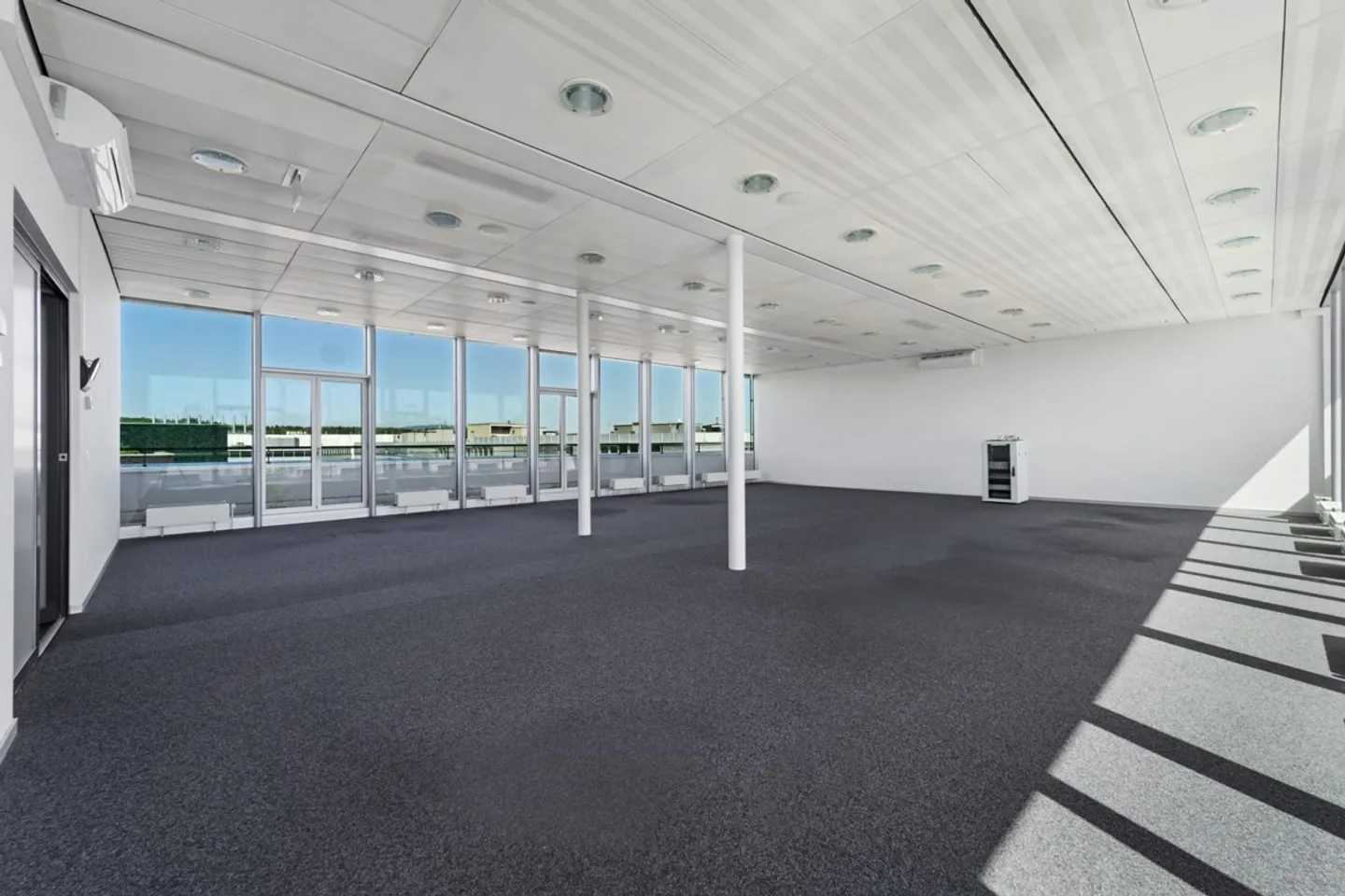 Exklusive Bürofläche mit Terrasse - Foto 2 von 8