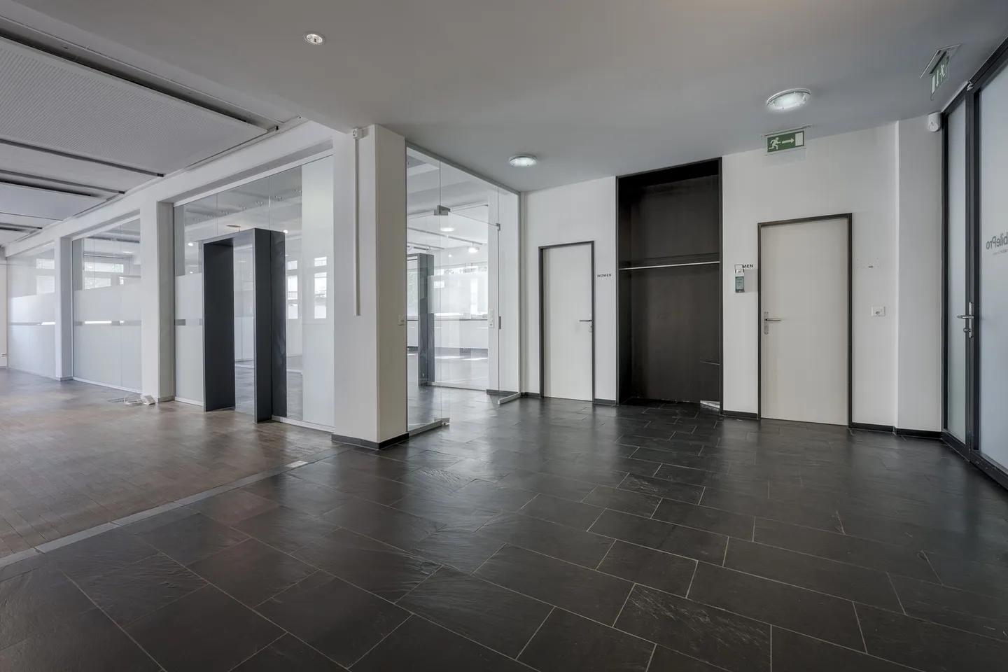 Representative office and exhibition space with unbeatable advantages - Photo 4 of 11