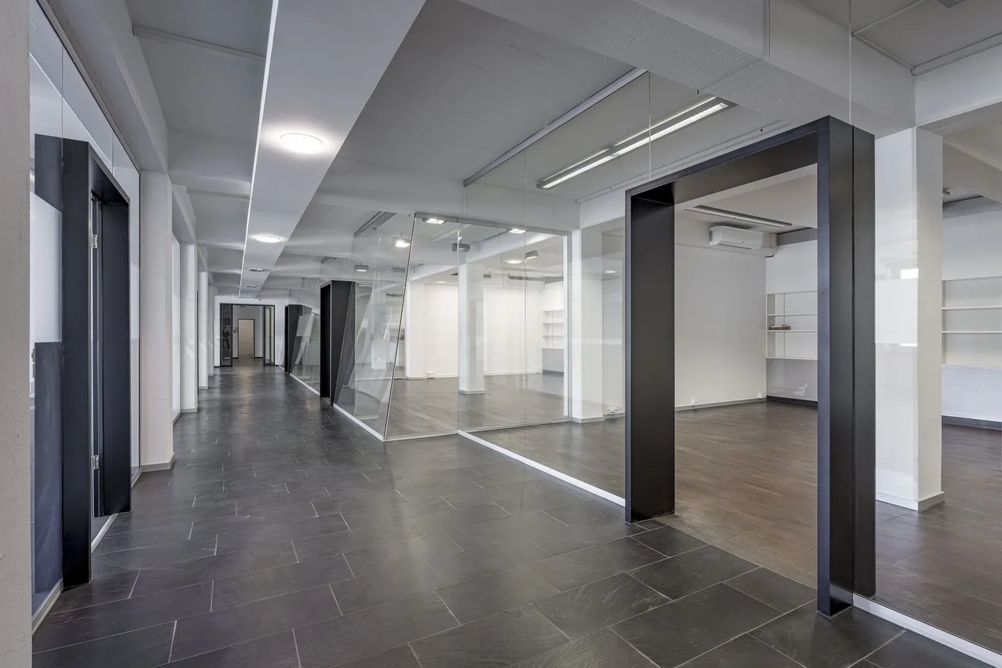 Representative office and exhibition space with unbeatable advantages - Photo 5 of 11