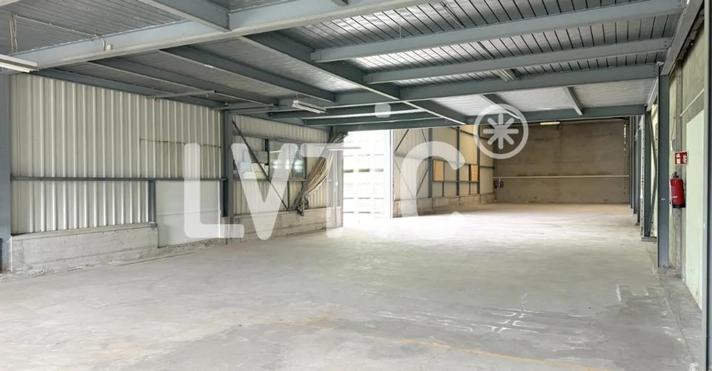 Deposit - Photo 3 of 13