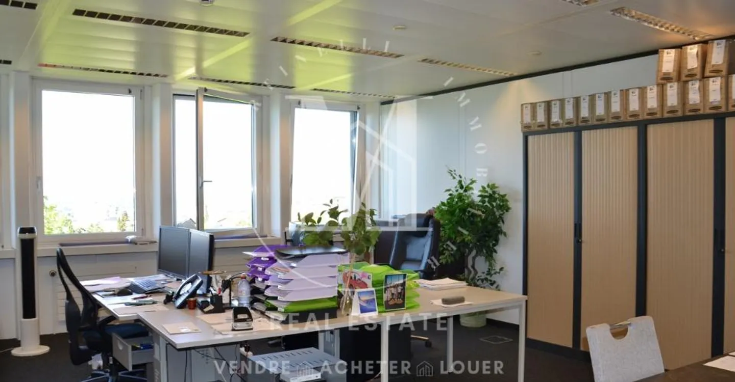 Office - Photo 2 of 9