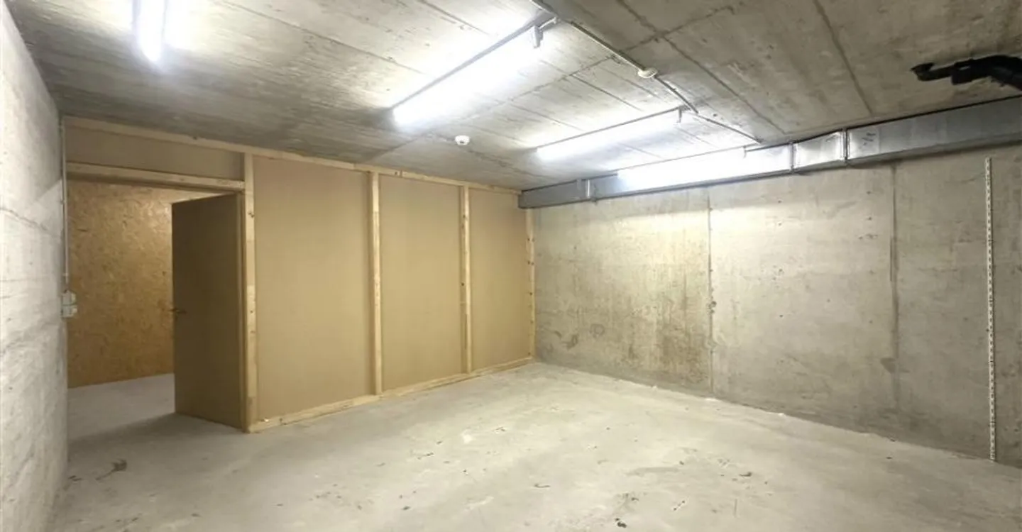 Deposit - Photo 2 of 7
