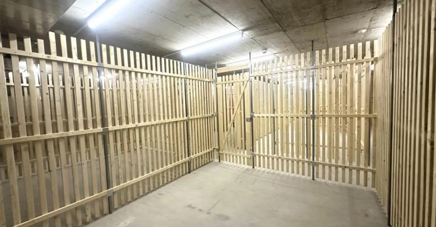 Deposit - Photo 3 of 7