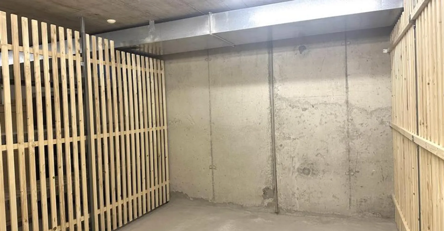 Deposit - Photo 4 of 7