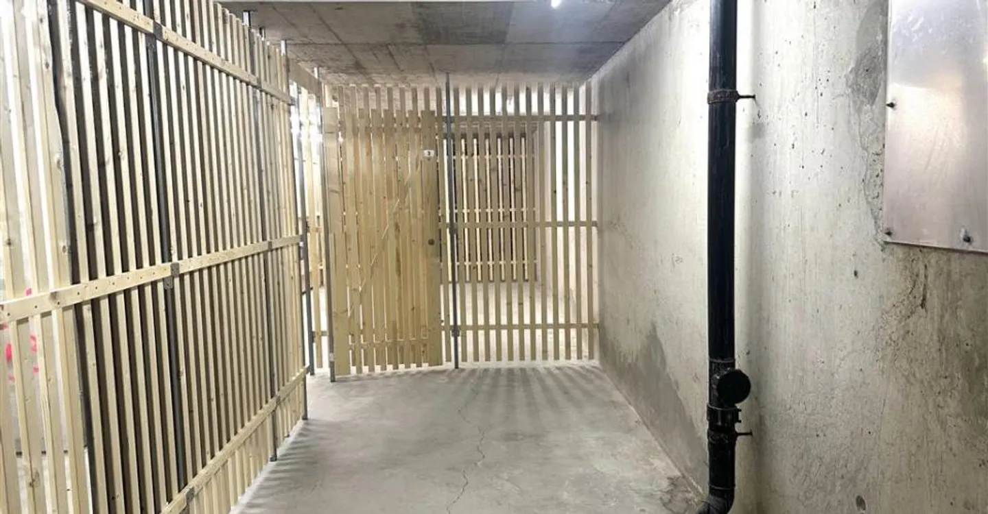 Deposit - Photo 5 of 7