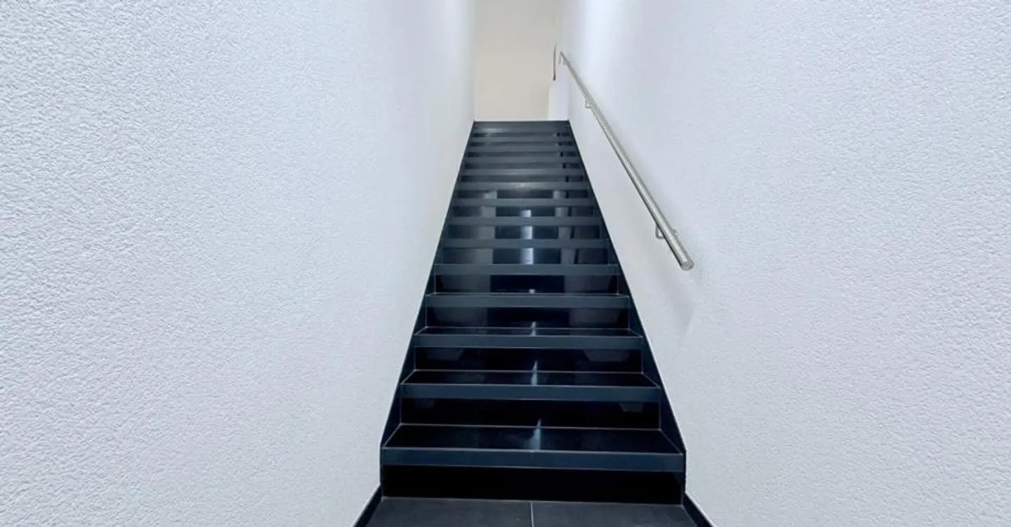 Office 4 rooms - Photo 2 of 11